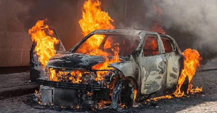 Lý do khiến ô tô gặp hỏa hoạn, lái xe nên biết để phòng tránh - Ảnh 3.