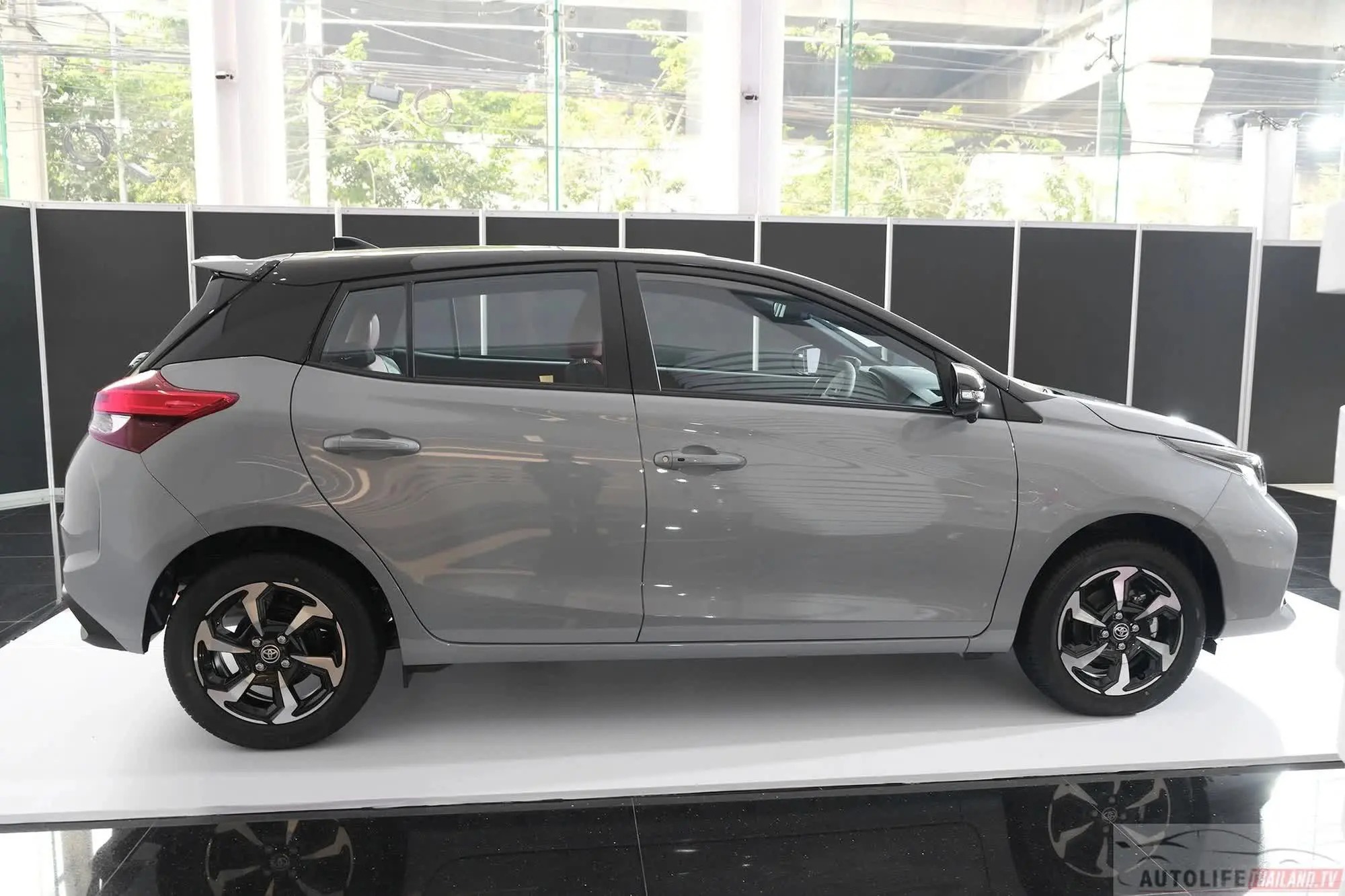 Toyota Vios 2023 lần đầu lộ ảnh chính thức tại Việt Nam: Đầu xe mới, thêm nhiều trang bị, giá bán không đổi - Ảnh 6.