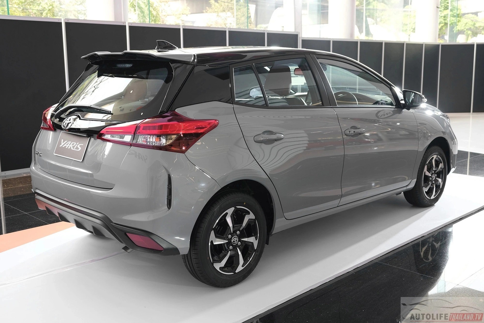 Toyota Vios 2023 lần đầu lộ ảnh chính thức tại Việt Nam: Đầu xe mới, thêm nhiều trang bị, giá bán không đổi - Ảnh 7.