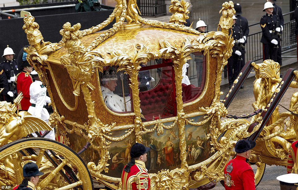 Cỗ xe vàng ròng trong lễ đăng quang Vua Charles: Bí ẩn đằng sau bảo vật quốc gia 260 năm tuổi - Ảnh 3.
