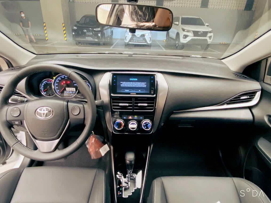 Toyota Vios 2023 ồ ạt về đại lý: Đẹp hơn trong ảnh, giá dự kiến không đổi, kỳ vọng lấy lại ngôi vương doanh số - Ảnh 4.