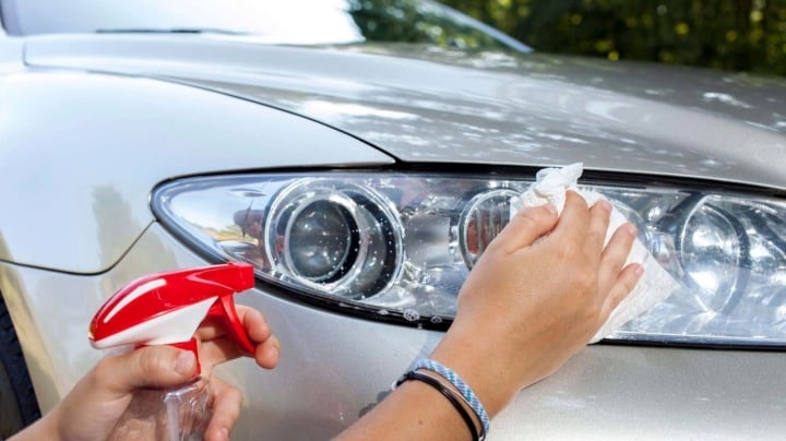 Cách làm sạch và đánh bóng đèn pha ô tô chỉ bằng nguyên liệu rẻ tiền - Ảnh 4.