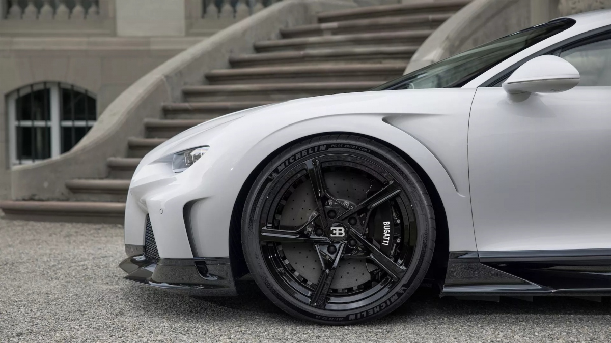 Bugatti triệu hồi Chiron Super Sport trị giá 4 triệu USD vì lắp nhầm bánh xe - Ảnh 1.