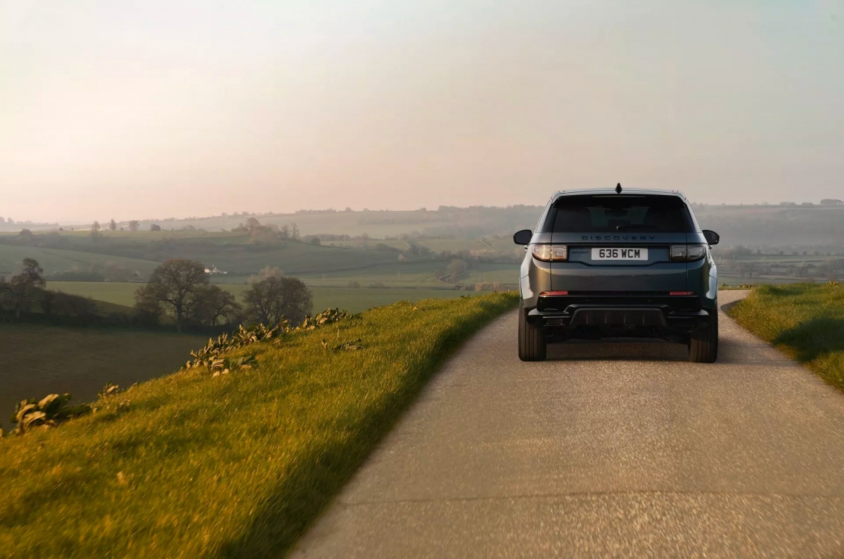 Land Rover Discovery Sport 2024 bỏ phím bấm vật lý, dùng màn hình cảm ứng cong - Ảnh 7.