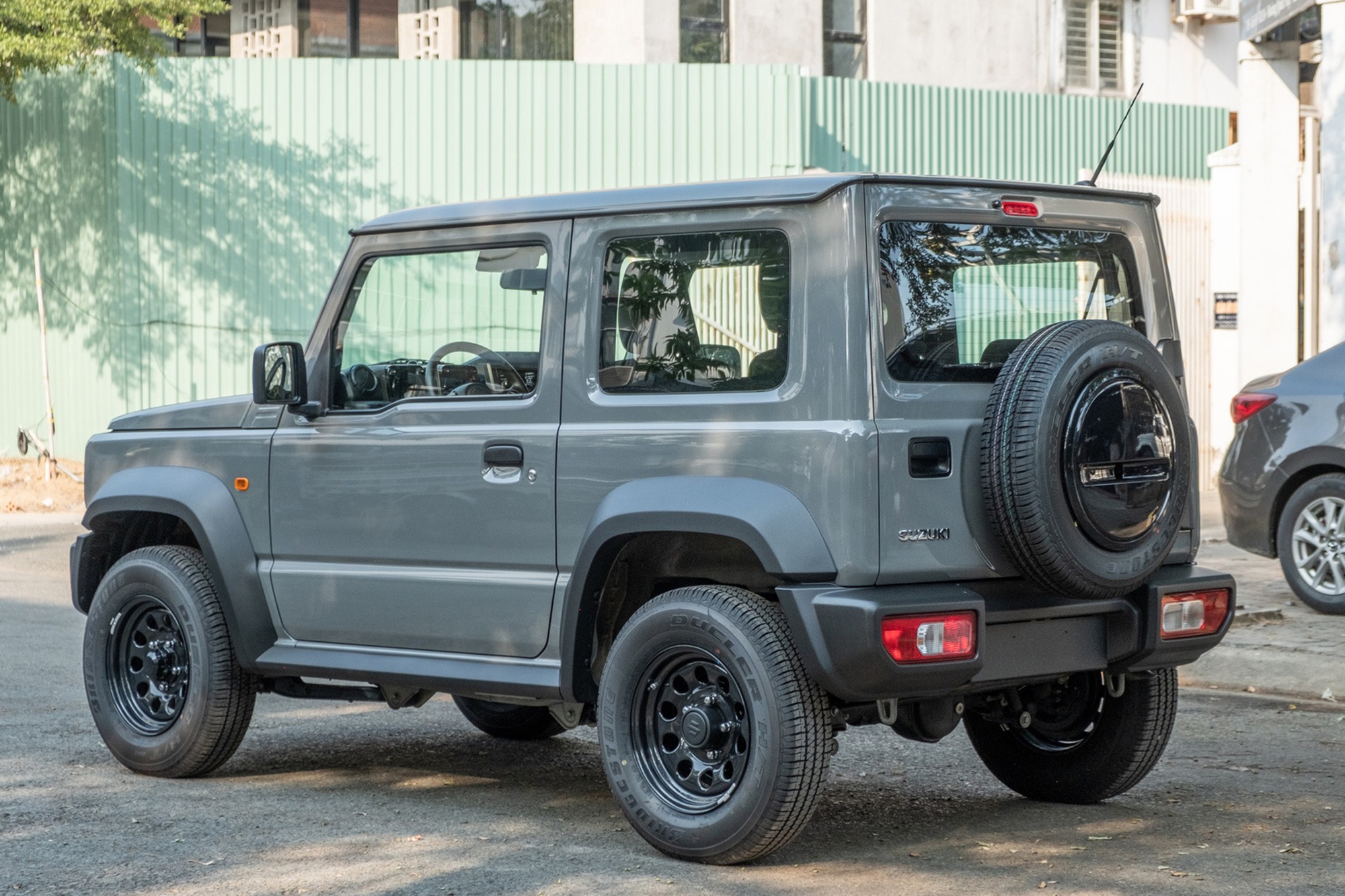Đại lý ồ ạt nhận cọc Suzuki Jimny: Đã có 1 xe mẫu về Việt Nam, giá dự kiến 789 triệu đồng - Ảnh 2.