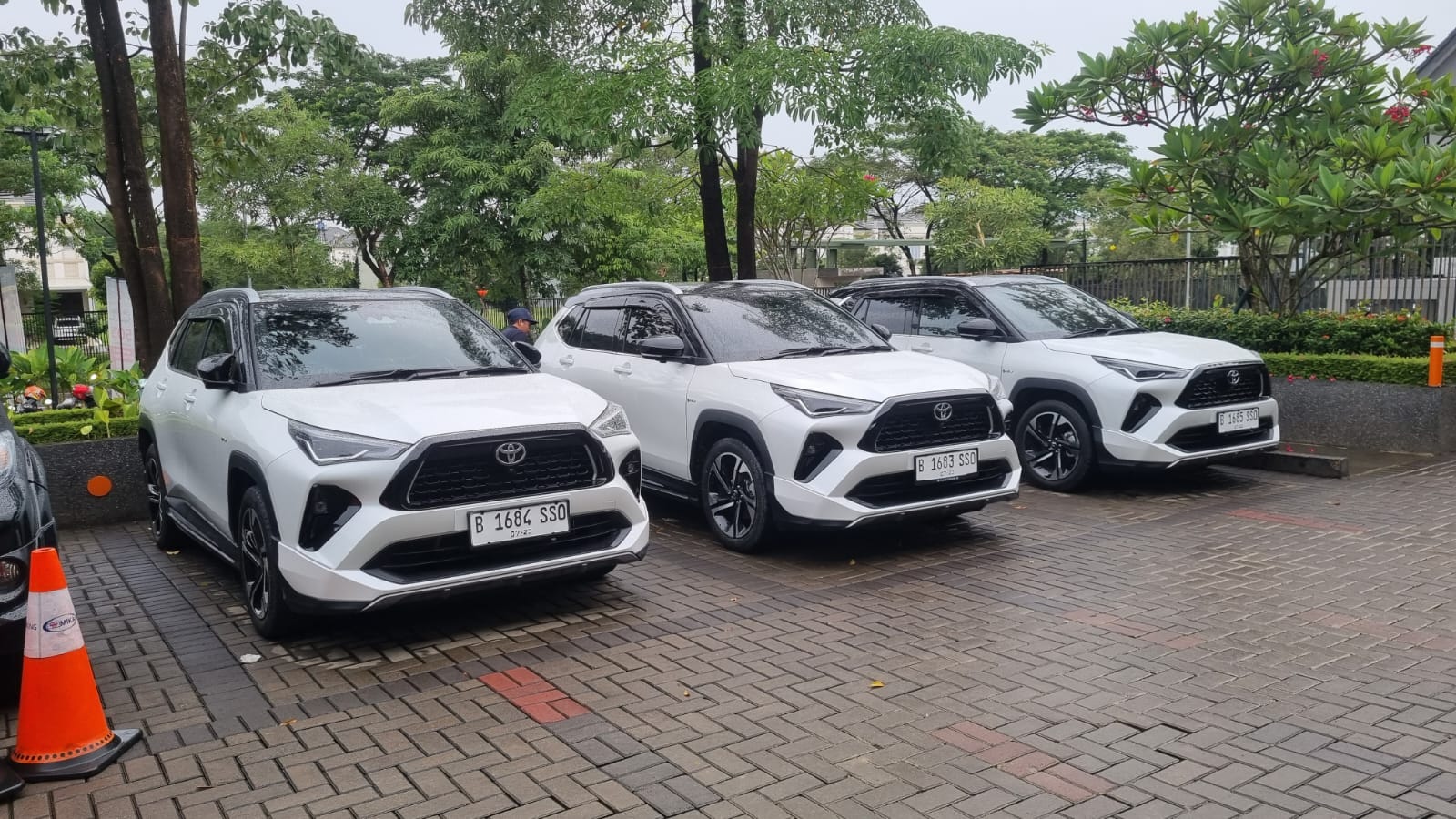 Đại lý hé lộ trang bị Toyota Yaris Cross sắp bán tại Việt Nam: 2 phiên bản, cảnh báo điểm mù, 6 túi khí - Ảnh 2.
