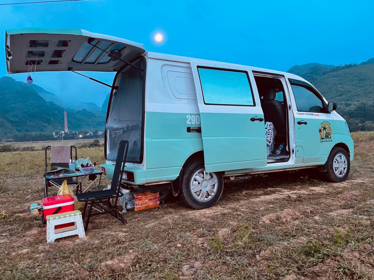 Bán Triton mua xe van THACO hơn 300 triệu độ camping chạy Bắc Nam hơn 18.000km, chủ xe trải lòng: 'Vui, tiện nhưng đi xa hơi cực' - Ảnh 6.
