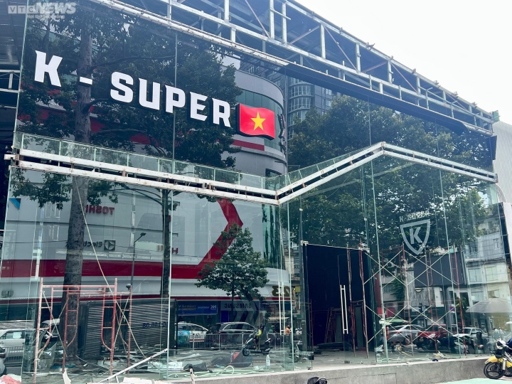 Showroom K-Super của trùm siêu xe Phan Công Khanh bị dỡ bỏ - Ảnh 2.