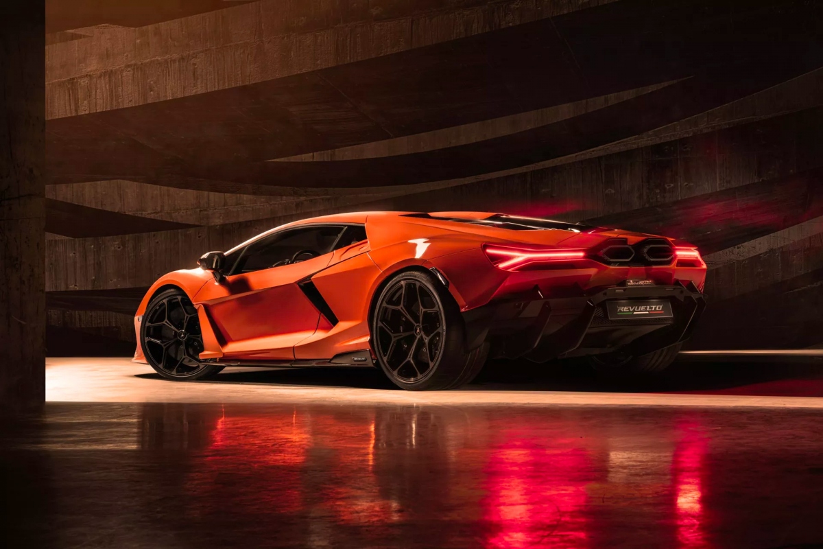 Muốn mua siêu xe Lamborghini Revuelto khách hàng phải đợi 2 năm - Ảnh 3.