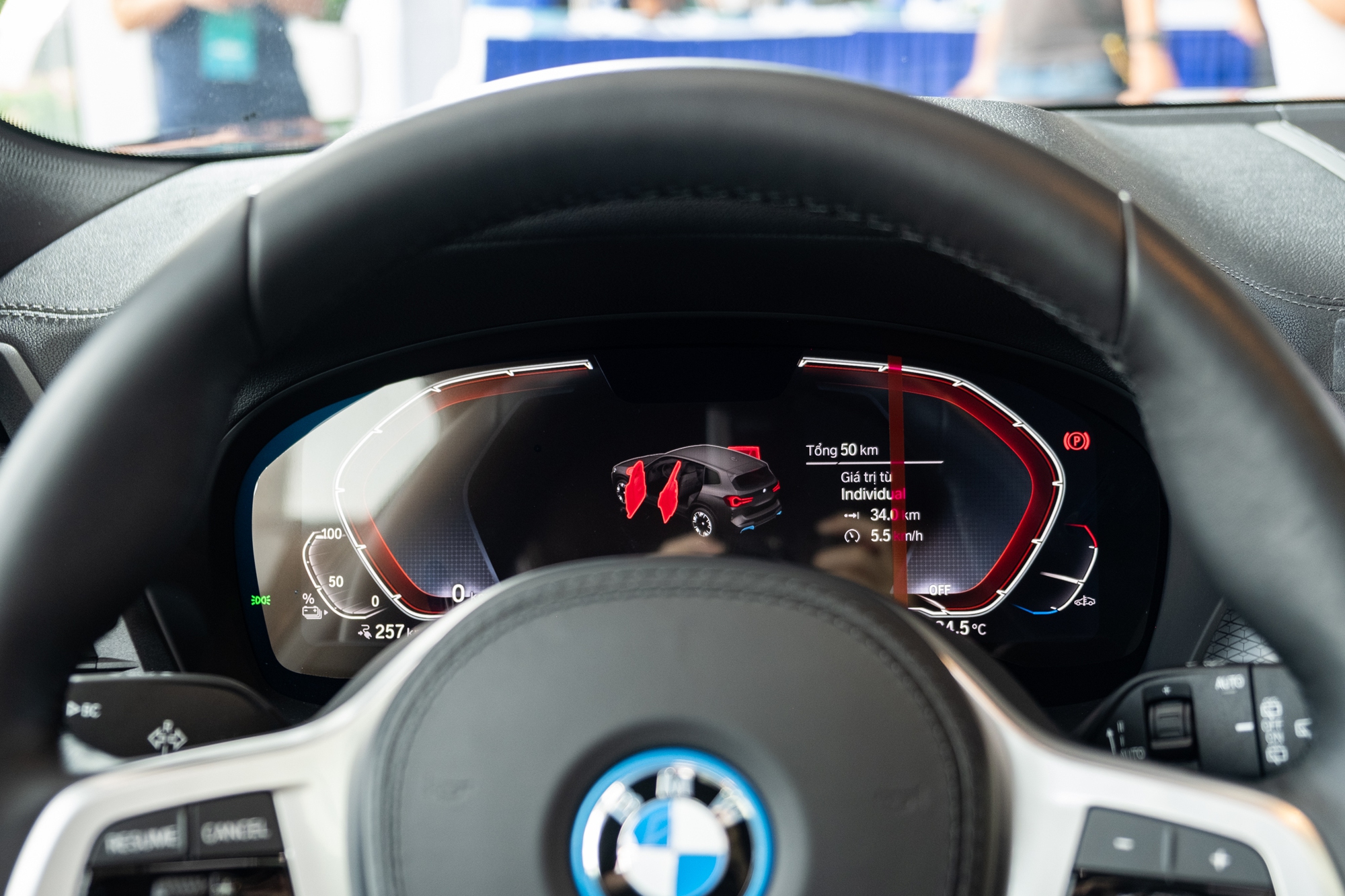 BMW iX3 ra mắt Việt Nam: Giá gần 3,5 tỷ, mạnh hơn, cao cấp hơn X3 lắp ráp, sạc 1 lần dư sức chạy TP. HCM - Nha Trang - Ảnh 4.