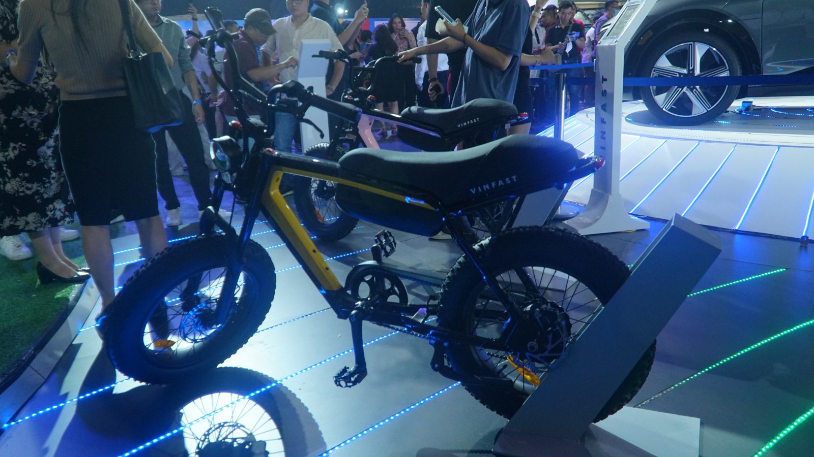 VinFast lần đầu ra mắt xe đạp điện: Dáng xe máy, tốc độ 32 km/h, pin có thể tháo rời - Ảnh 5.