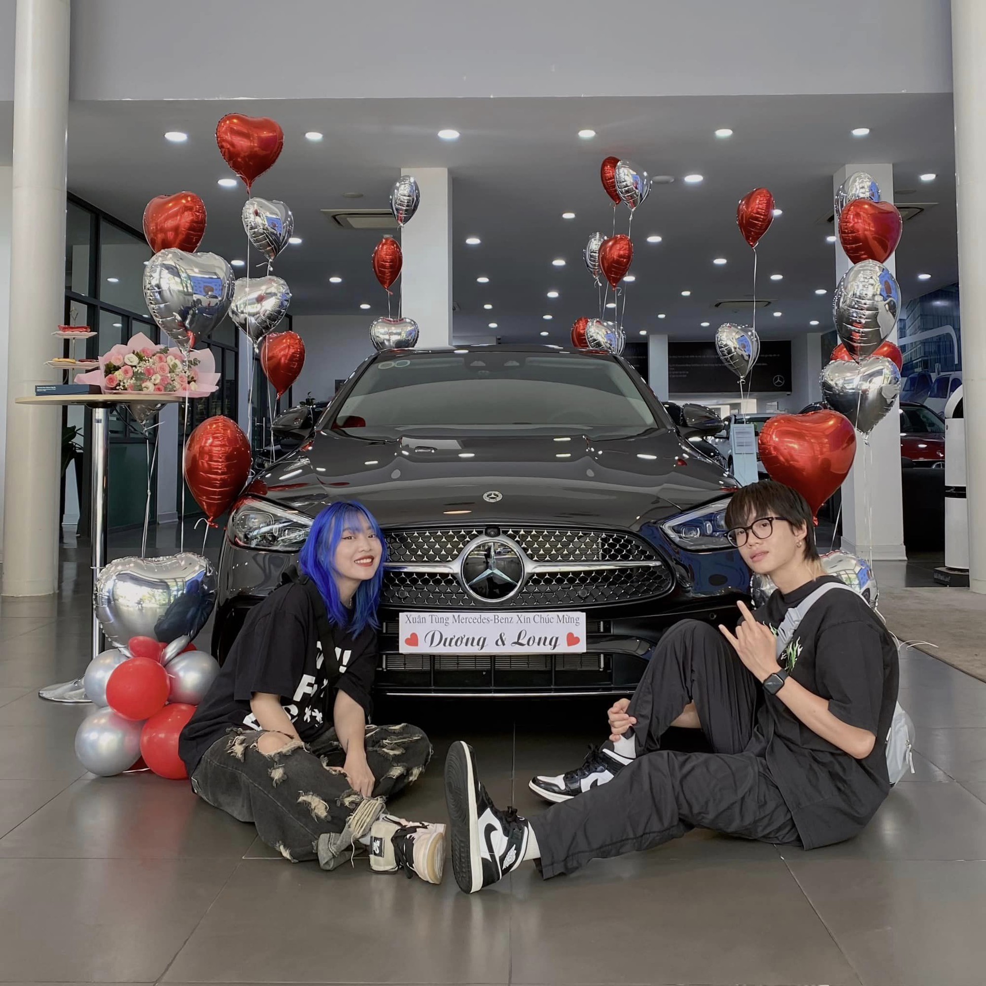‘Chủ toạ’ Low G cùng bạn gái tậu Mercedes-Benz C 300 AMG sau loạt bản hit đình đám - Ảnh 1.
