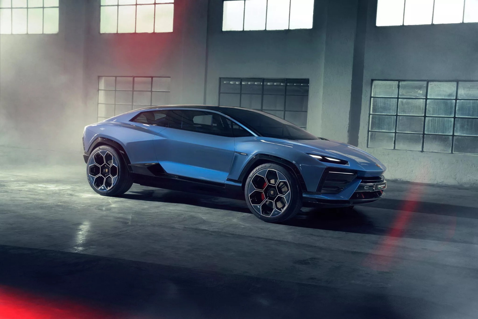 SUV thứ 2 của Lamborghini sau Urus chính thức chào sân, sẽ là xe điện đầu tiên của hãng - Ảnh 1.
