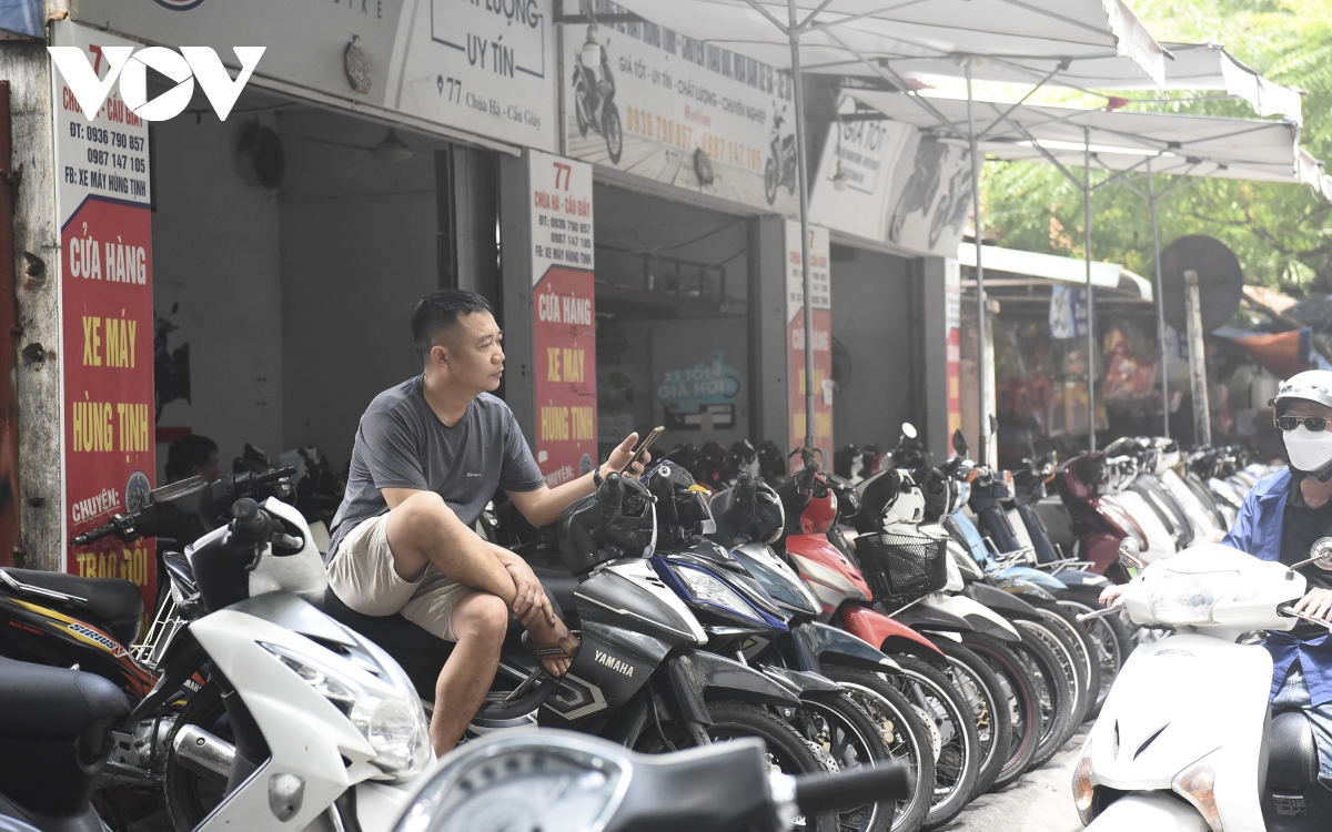 Chợ xe máy cũ ở Hà Nội đìu hiu sau 10 ngày quy định biển số định danh - Ảnh 2.