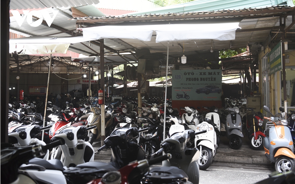 Chợ xe máy cũ ở Hà Nội đìu hiu sau 10 ngày quy định biển số định danh - Ảnh 1.
