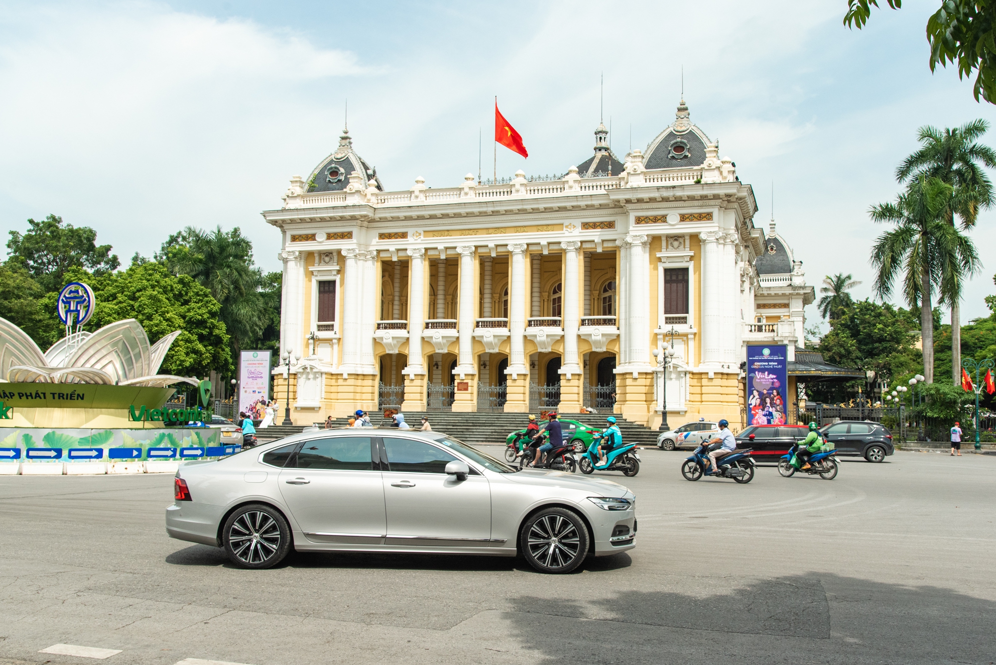 AP15 xuyên Việt: Cùng Volvo S90 chạm tới 2 kỷ lục, gặp 2 gạo cội âm nhạc ở Việt Nam - Ảnh 3.