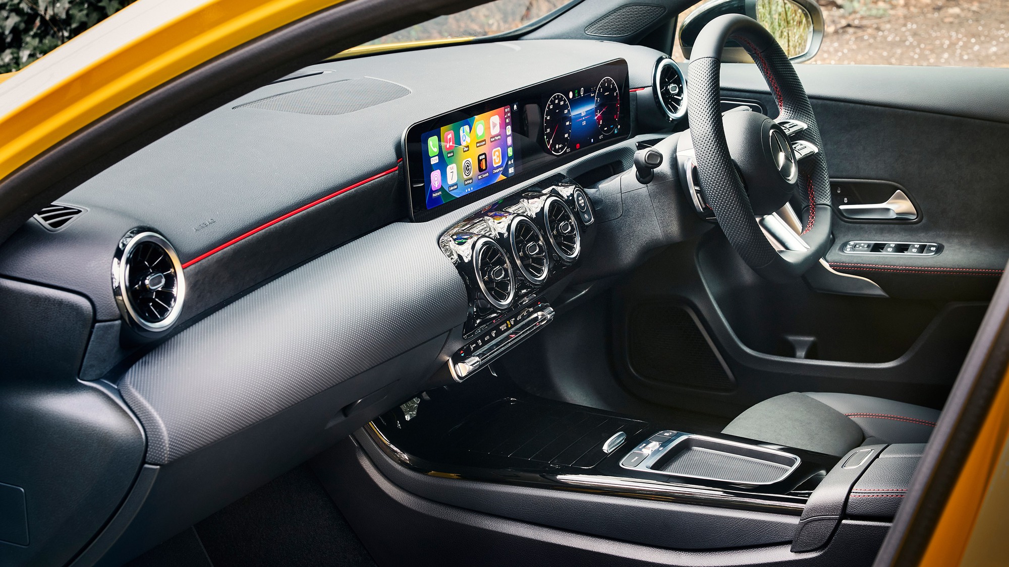 Mercedes Benz Ti t L S p Ra M t 4 Xe M i Khai T 2 D ng Xe Nh V 