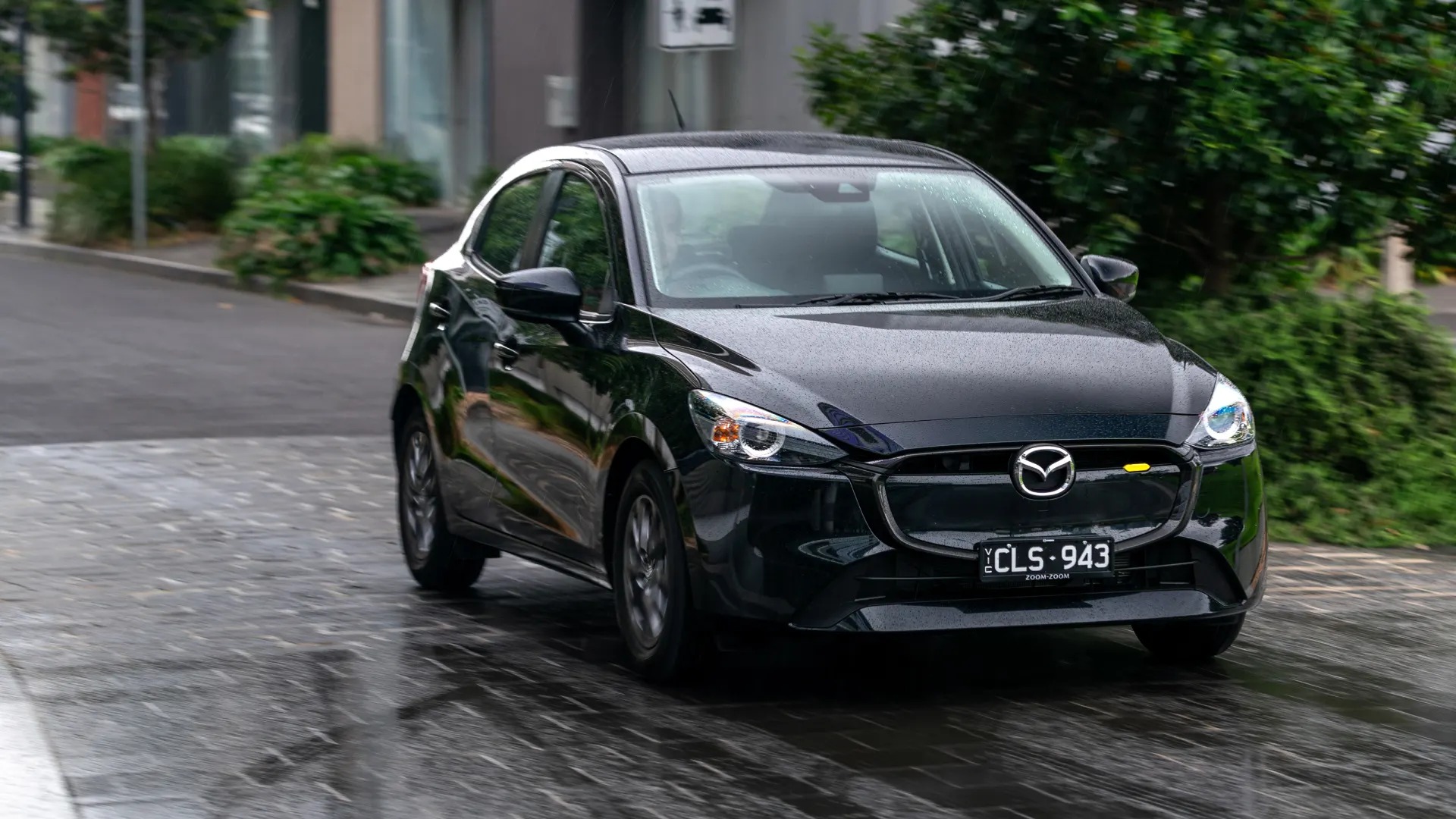 Mazda2 sắp có thế hệ mới với động cơ lấy từ 'xe điện' - Ảnh 1.