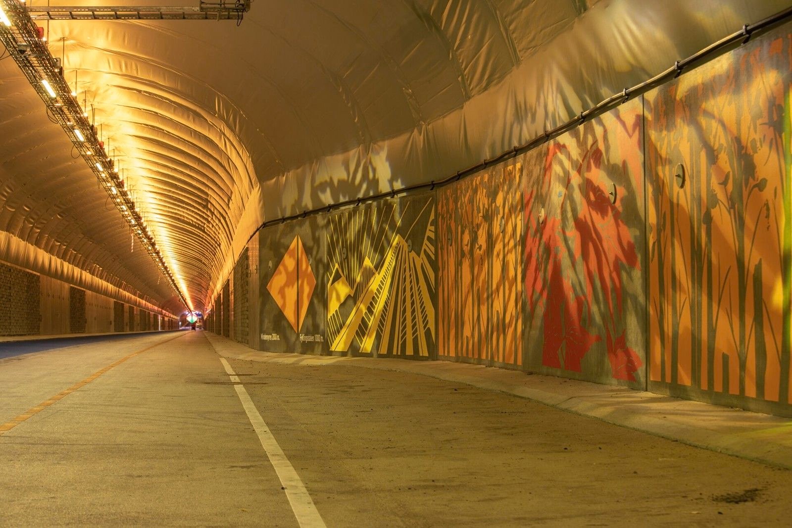 Bí mật của đường hầm xe đạp thú vị nhất thế giới - Ảnh 3.