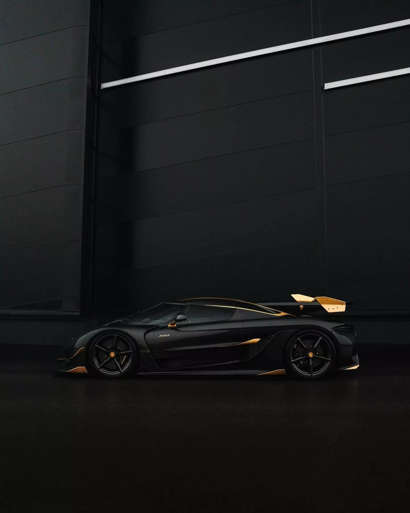 Koenigsegg Jesko thân carbon trần dùng vàng 24k trang trí - Ảnh 2.
