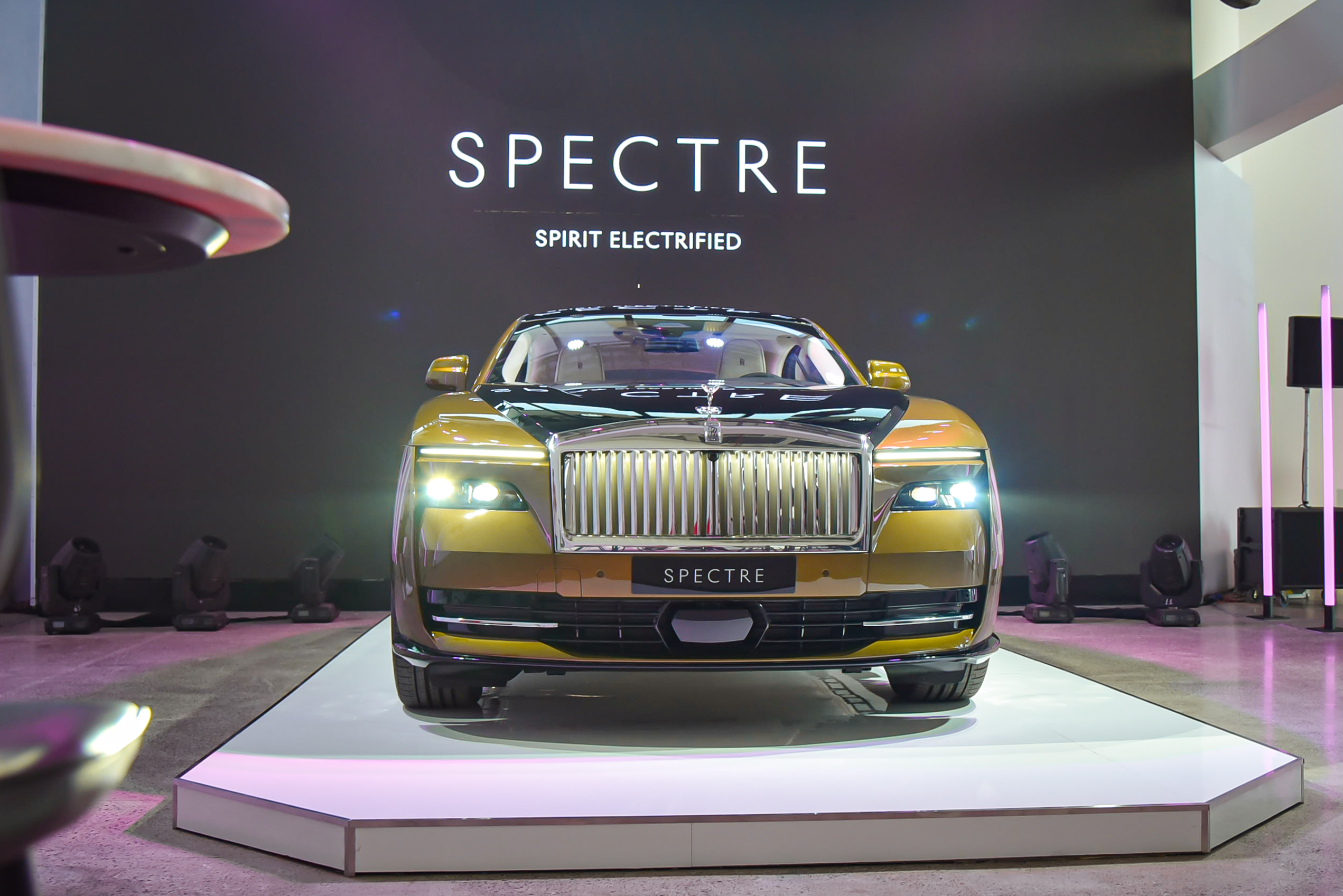 Rolls-Royce Spectre - Ảnh 1.
