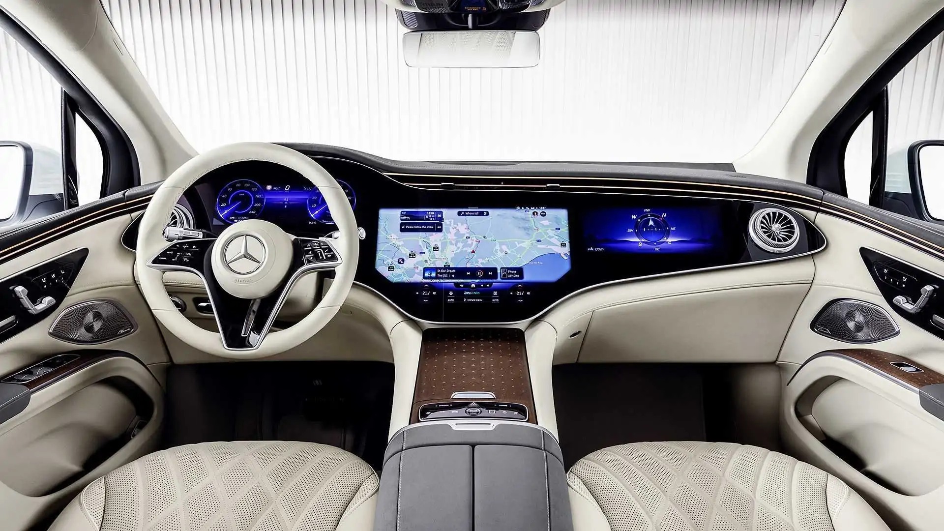 Hình ảnh ngôi sao ba cánh của Mercedes: Sự thật bí ẩn và đằng sau nó