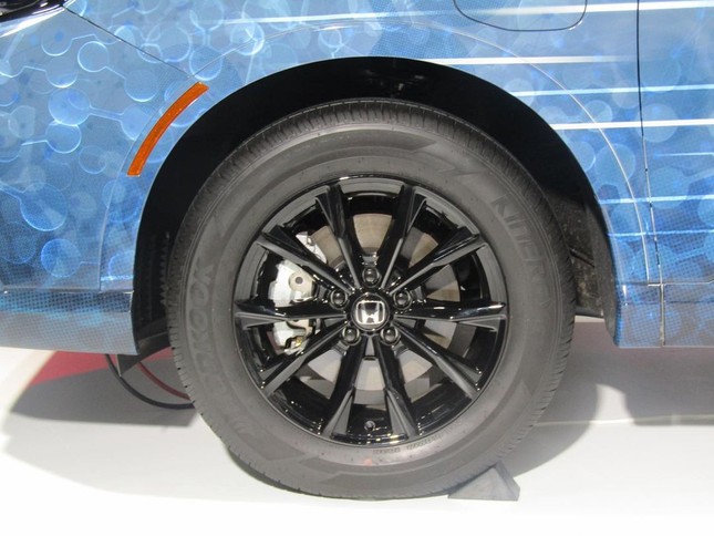 Honda CR-V sẽ có bản chạy pin nhiên liệu hydro trong năm nay - Ảnh 3.