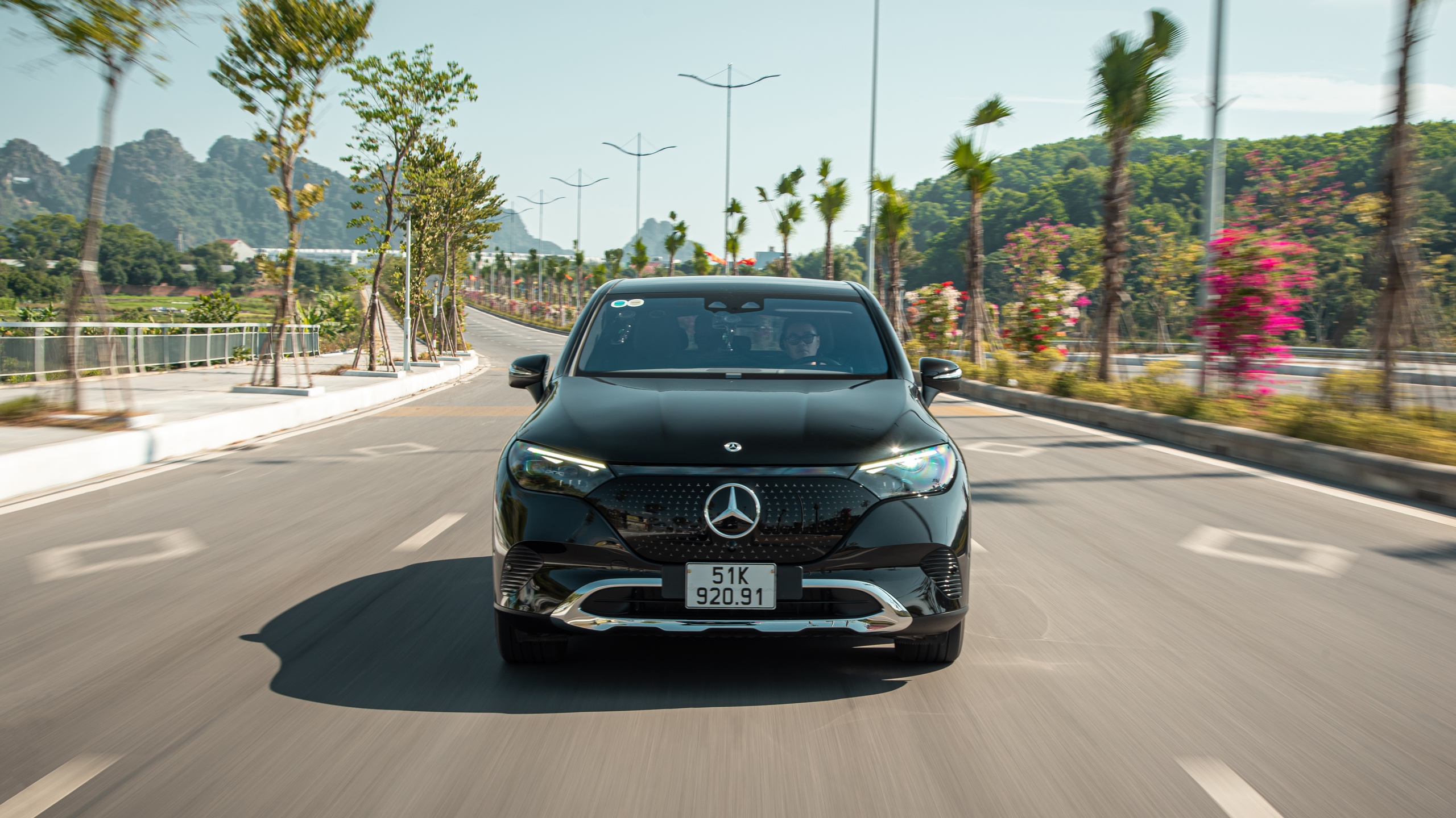 Đánh giá Mercedes-Benz EQE 500 4Matic giá 4 tỷ tại Việt Nam: Quá êm ái, tăng tốc nhanh gây say xe - Ảnh 6.