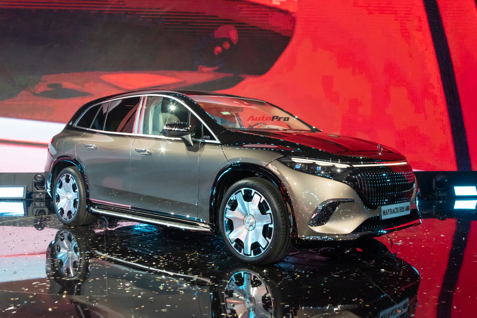 Chiêm ngưỡng dàn xe Mercedes-Benz mới nhất trị giá 150 tỷ tại Hà Nội: Có cả xe điện, xe hiệu suất cao, khu tiếp VIP- Ảnh 8. Chiêm ngưỡng dàn xe Mercedes-Benz mới nhất trị giá 150 tỷ tại Hà Nội: Có cả xe điện, xe hiệu suất cao, khu tiếp VIP- Ảnh 8.