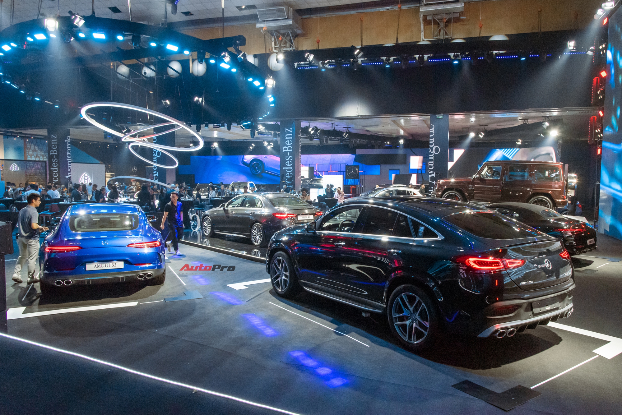 Chiêm ngưỡng dàn xe Mercedes-Benz mới nhất trị giá 150 tỷ tại Hà Nội: Có cả xe điện, xe hiệu suất cao, khu tiếp VIP- Ảnh 2. Chiêm ngưỡng dàn xe Mercedes-Benz mới nhất trị giá 150 tỷ tại Hà Nội: Có cả xe điện, xe hiệu suất cao, khu tiếp VIP- Ảnh 2.