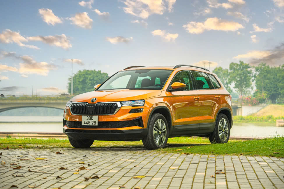 Skoda Karoq, Kodiaq giảm giá lăn bánh hơn 200 triệu, đi 3 năm không tốn tiền bảo dưỡng- Ảnh 3.