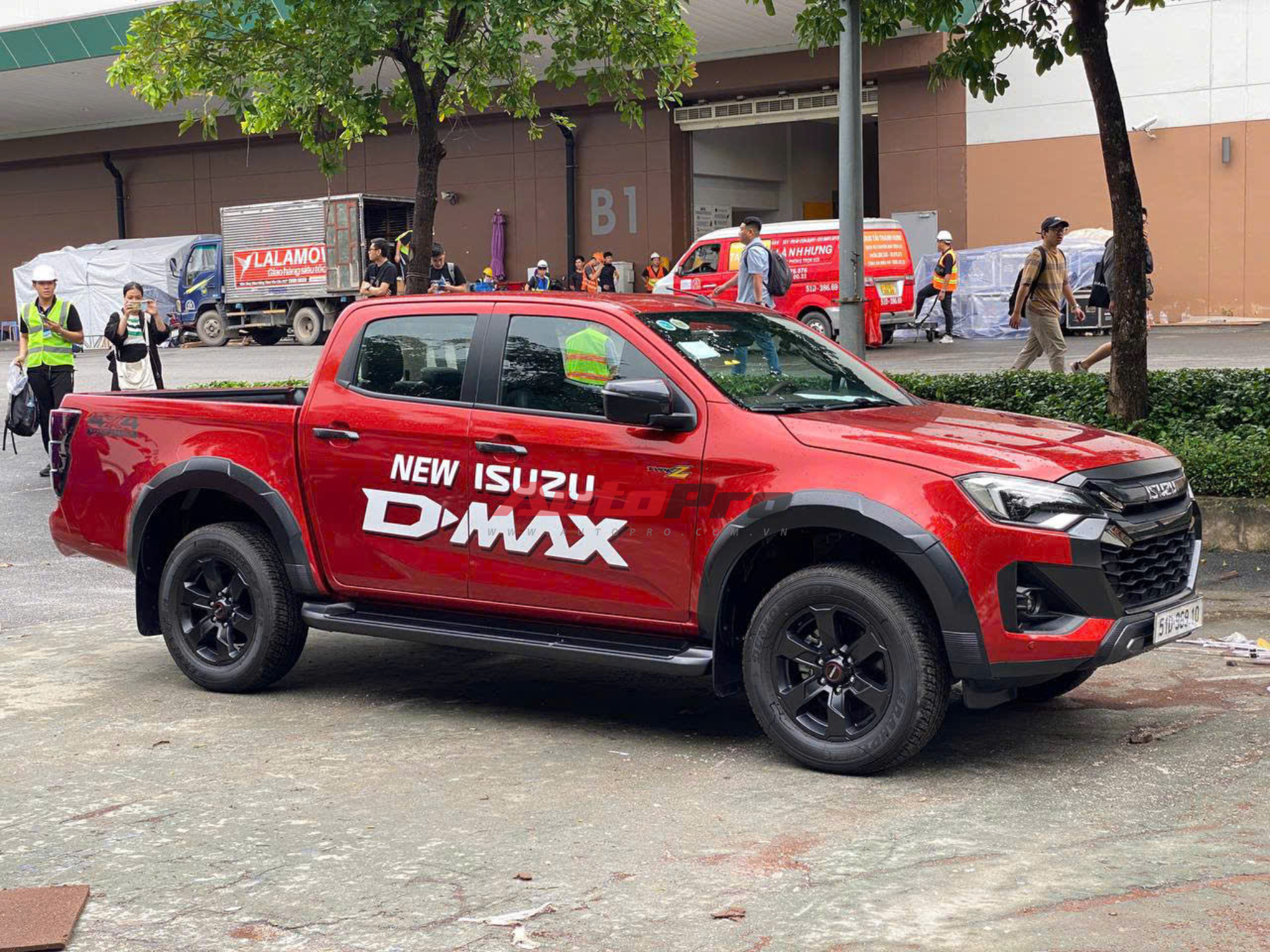 Tóm gọn Isuzu D-Max 2024 lộ diện tại Việt Nam: Ngoại hình hầm hố, đáng tiếc thiếu ADAS khó cạnh tranh Ranger- Ảnh 5.