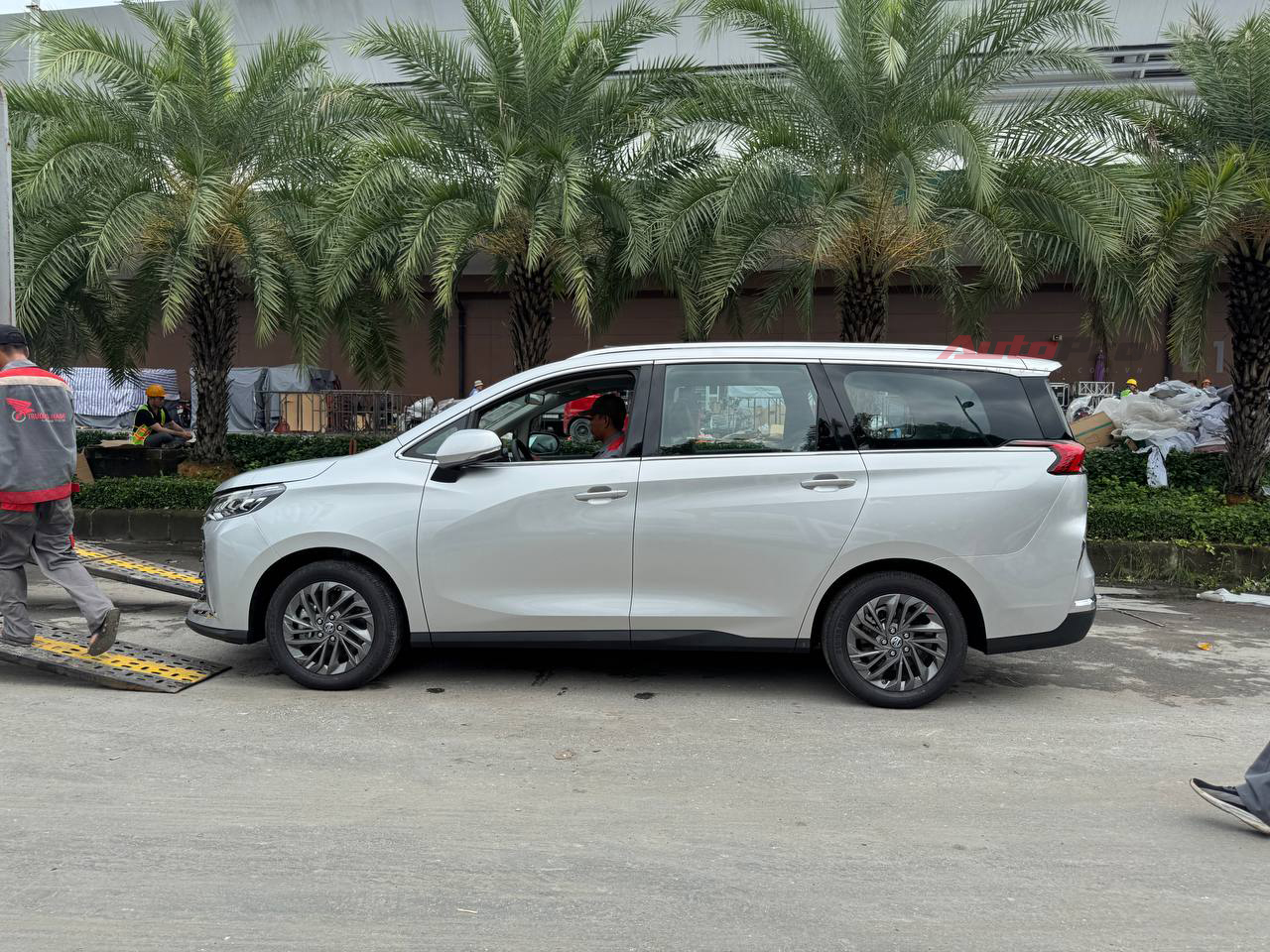 MG G50 lộ diện trước thềm VMS 2024: MPV lớn hơn Innova, 8 ghế, động cơ 169 mã lực- Ảnh 6.