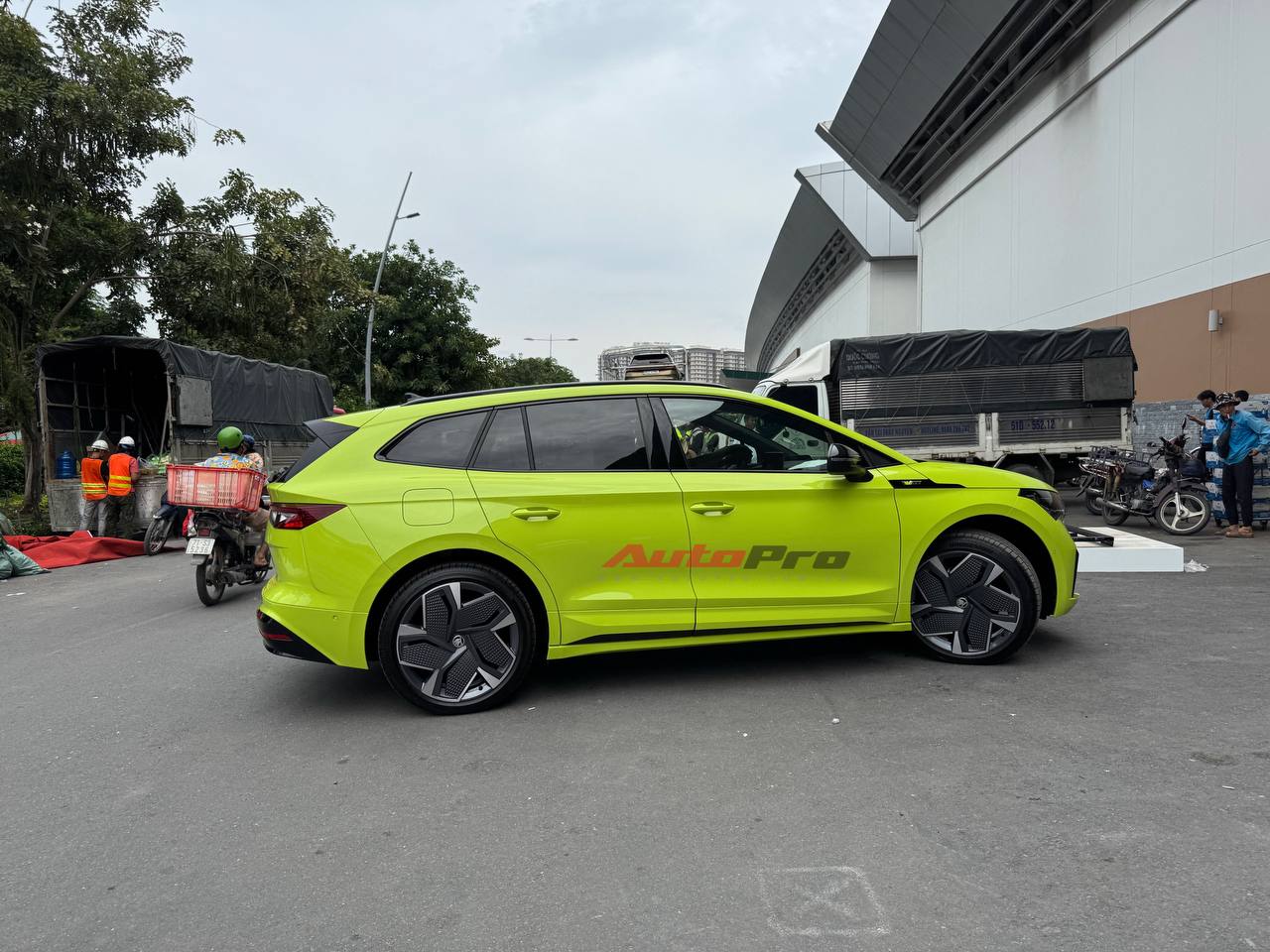 Skoda Enyaq iV lộ mặt ở Việt Nam: Ngoại thất cá tính, động cơ điện, có ADAS, chờ ngày lắp ráp trong nước- Ảnh 3.