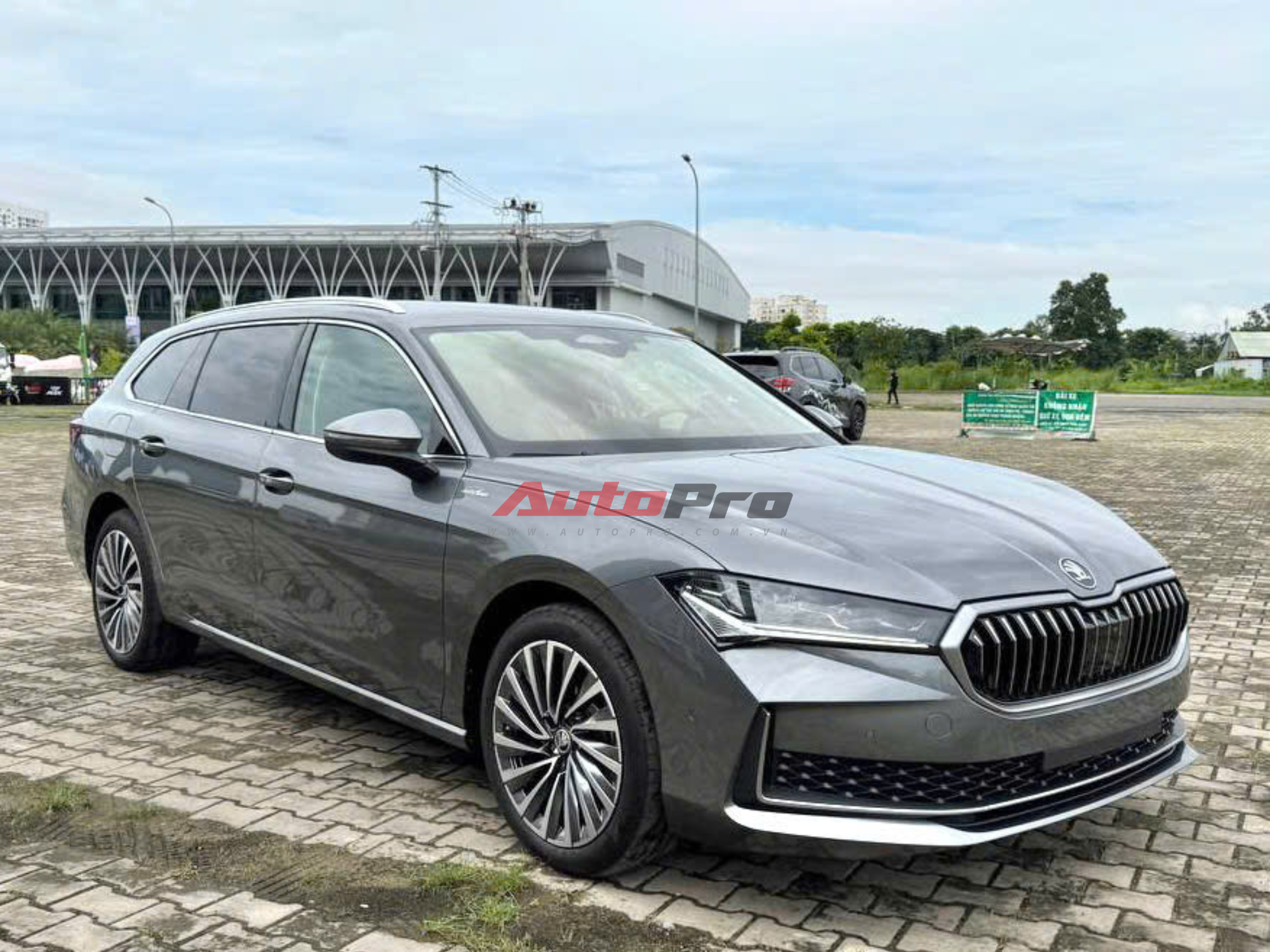 'Làn gió mới' Skoda Superb chờ ra mắt VMS 2024: Dáng wagon, nội thất tối giản, thêm đối trọng với Camry- Ảnh 8.