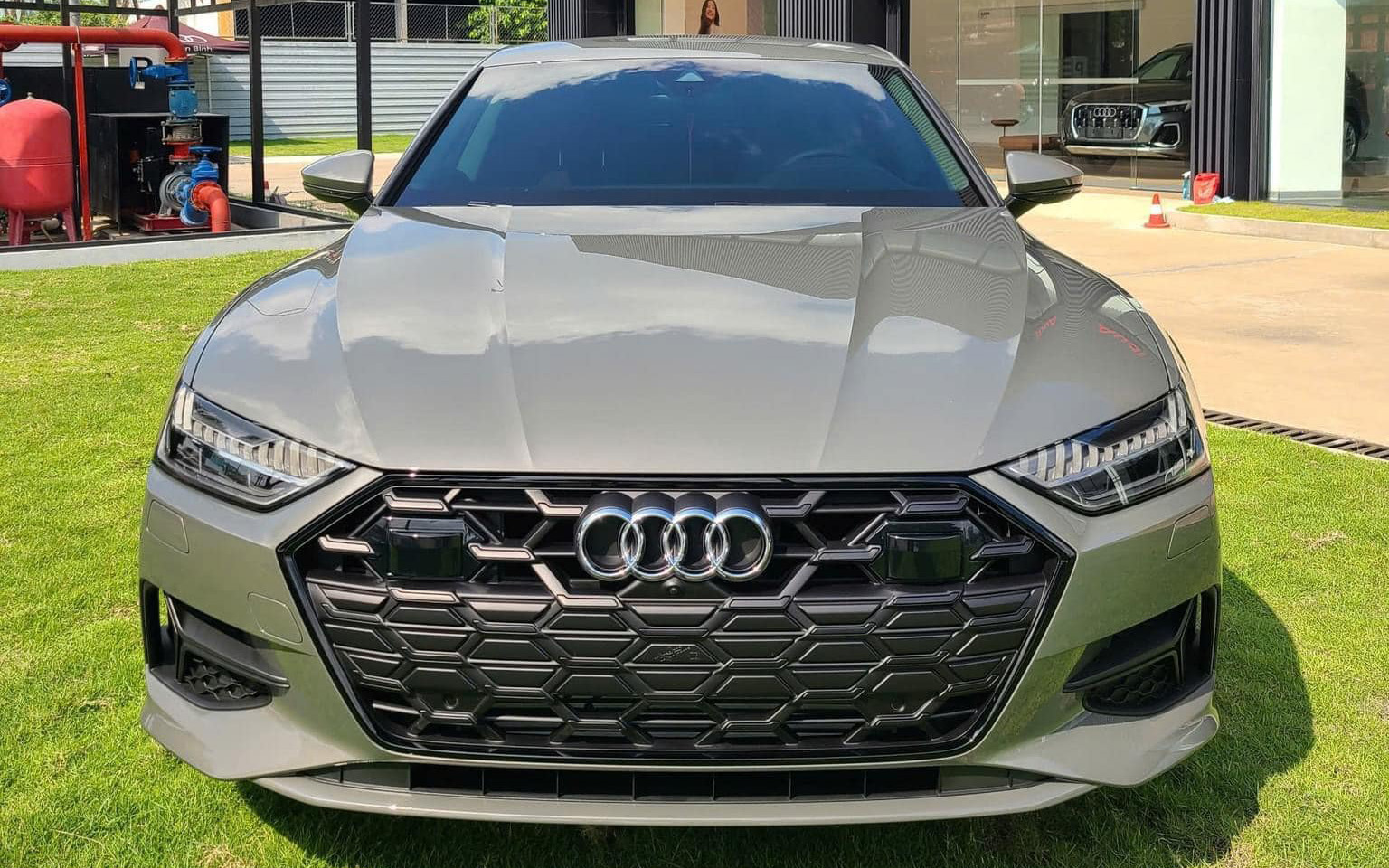 Audi A7 Sportback 2024 về đại lý: Giá tham khảo 2,99 tỷ, xấp xỉ E 300, có đèn Matrix, loa B&O, động cơ nhỏ hơn, bỏ AWD- Ảnh 2.