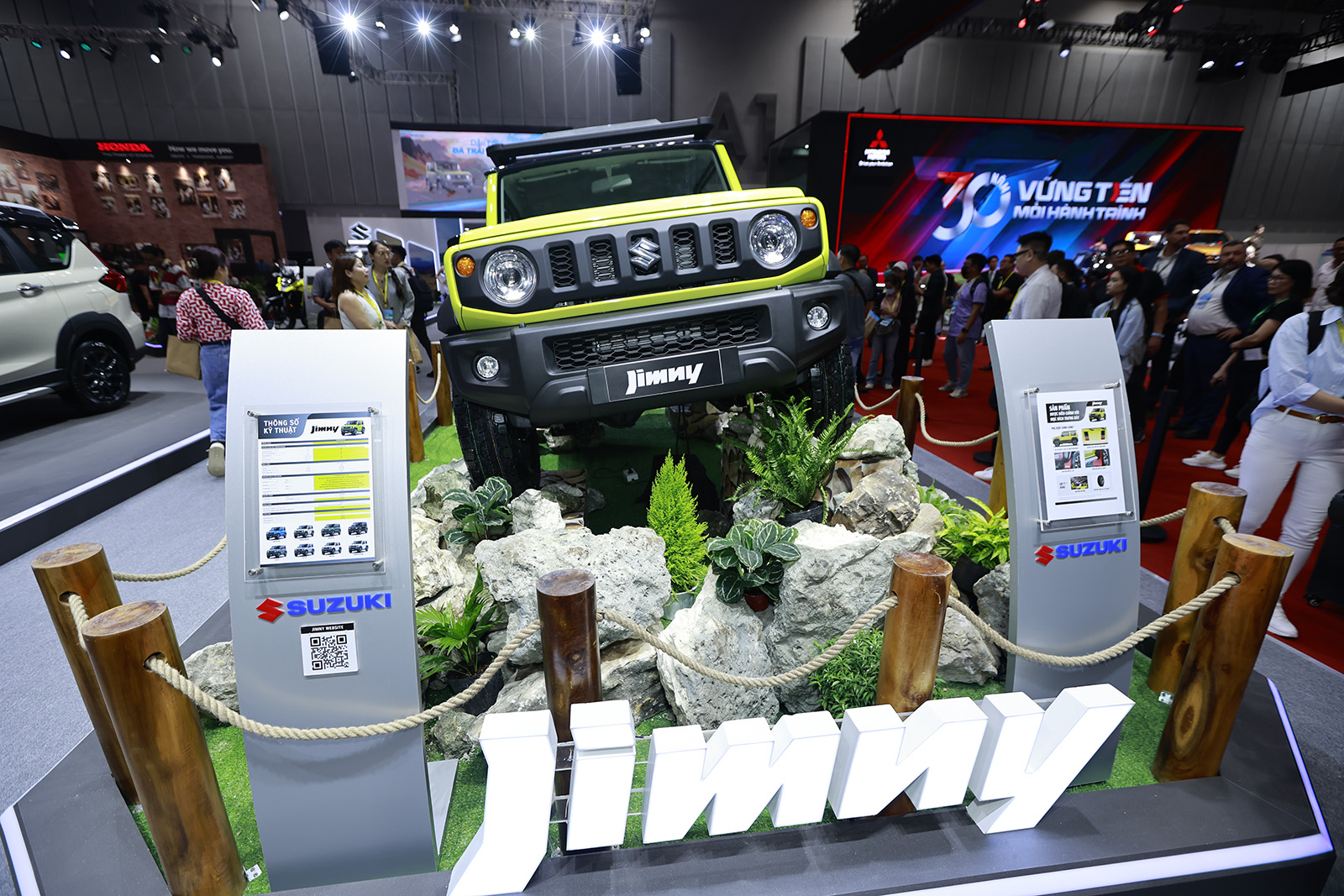 Suzuki đổi màu tại VMS: XL7 Hybrid và cặp đôi Jimny thay thế hết xe đô thị, hé lộ sắp thêm xe mới- Ảnh 5.