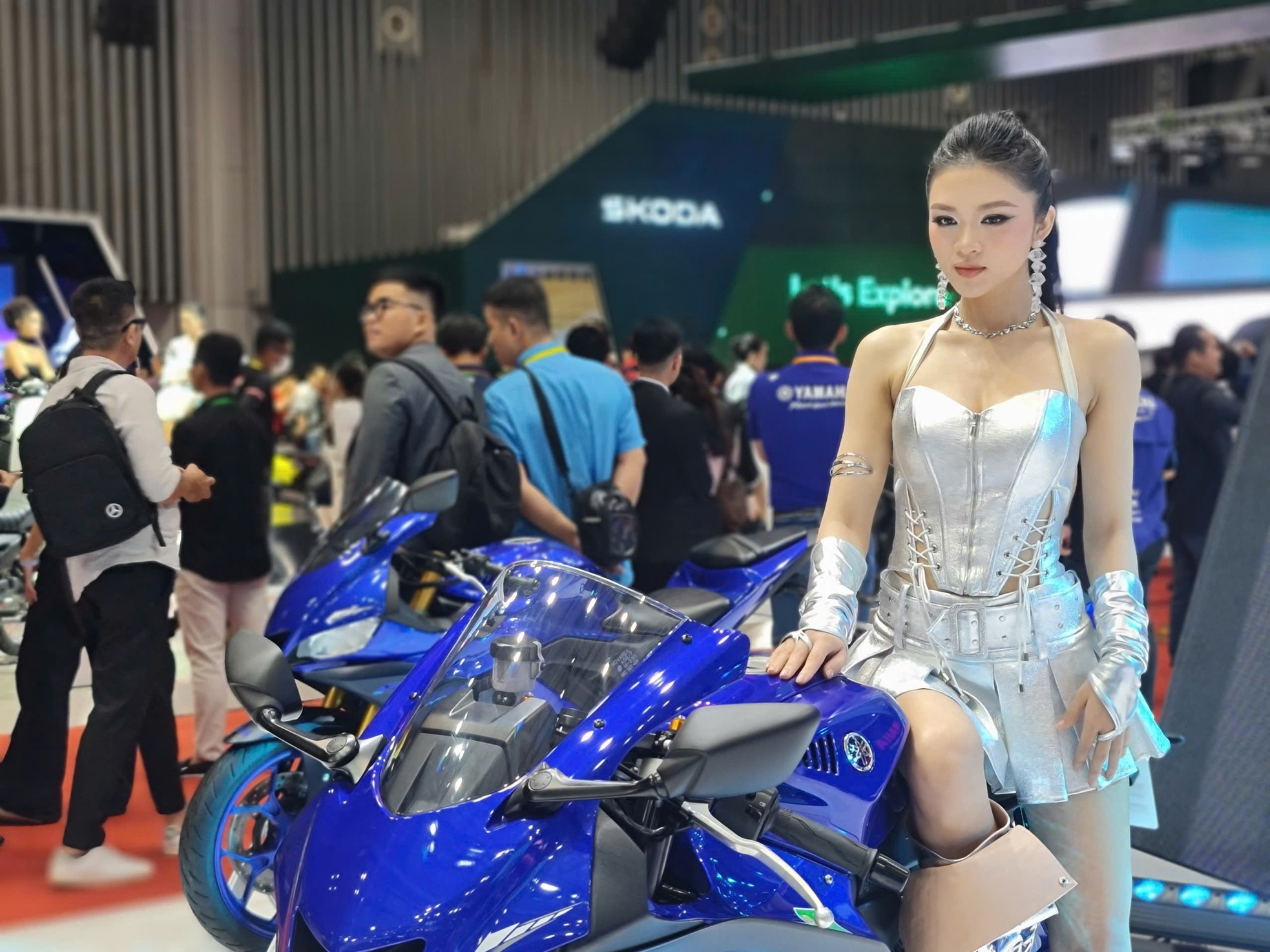 'Bóng hồng' khoe sắc tại Vietnam Motor Show 2024- Ảnh 6.