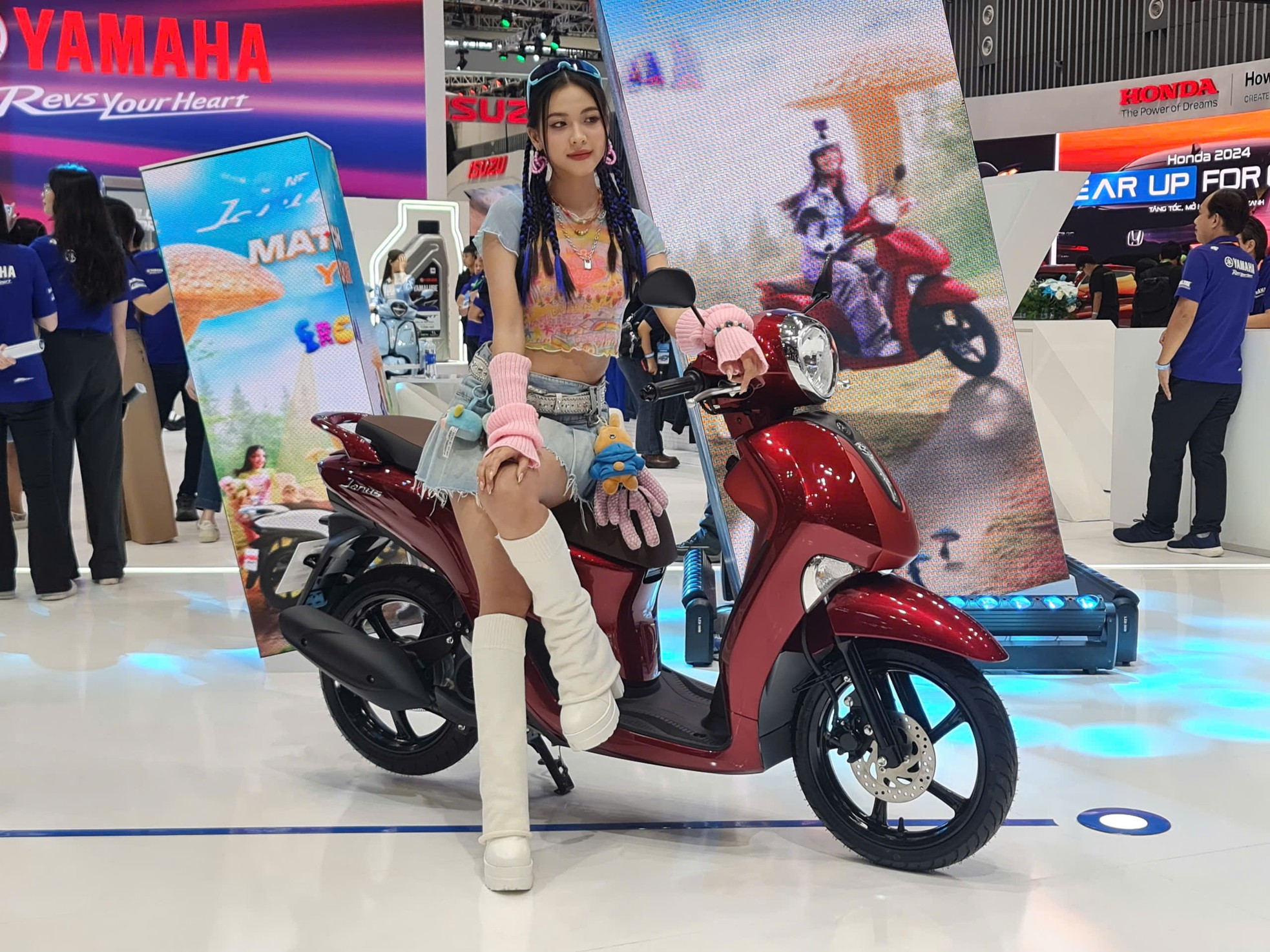 'Bóng hồng' khoe sắc tại Vietnam Motor Show 2024- Ảnh 7.