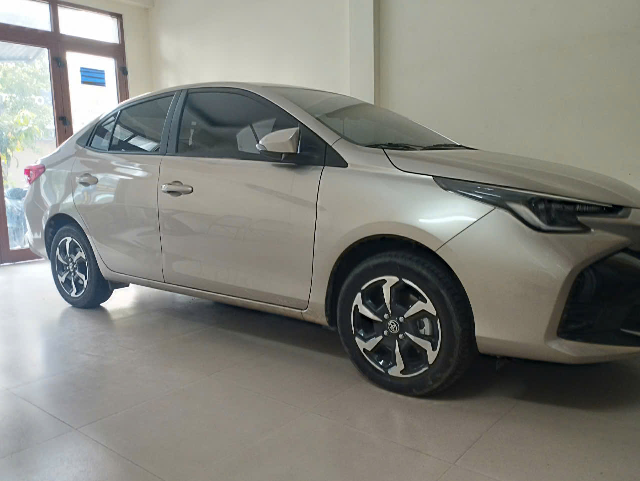 Khách hàng tố đại lý Toyota 