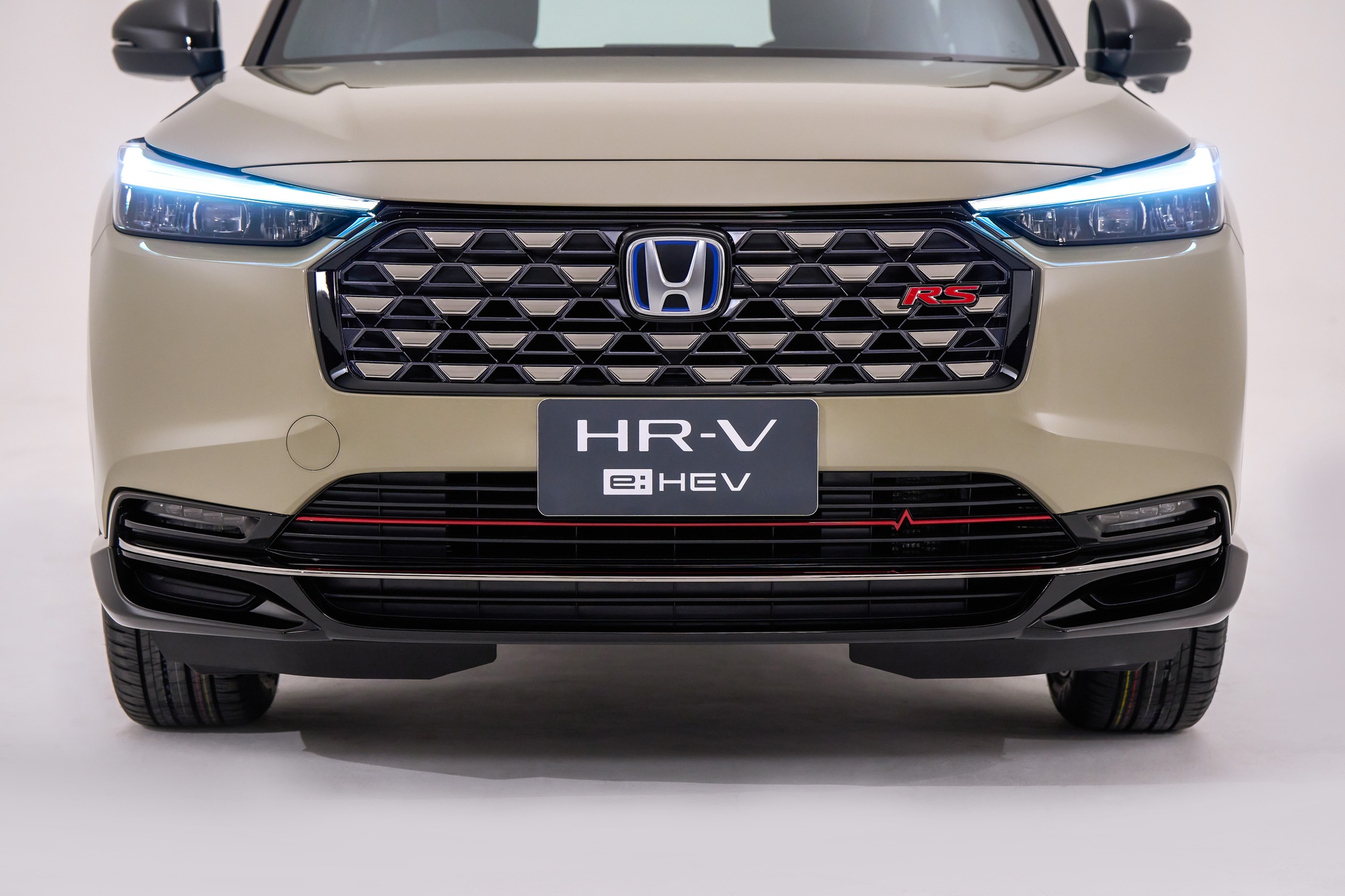 Honda HR-V 2025 giá quy đổi từ 655 triệu đồng: Động cơ hybrid, có ADAS, sớm về Việt Nam- Ảnh 2.