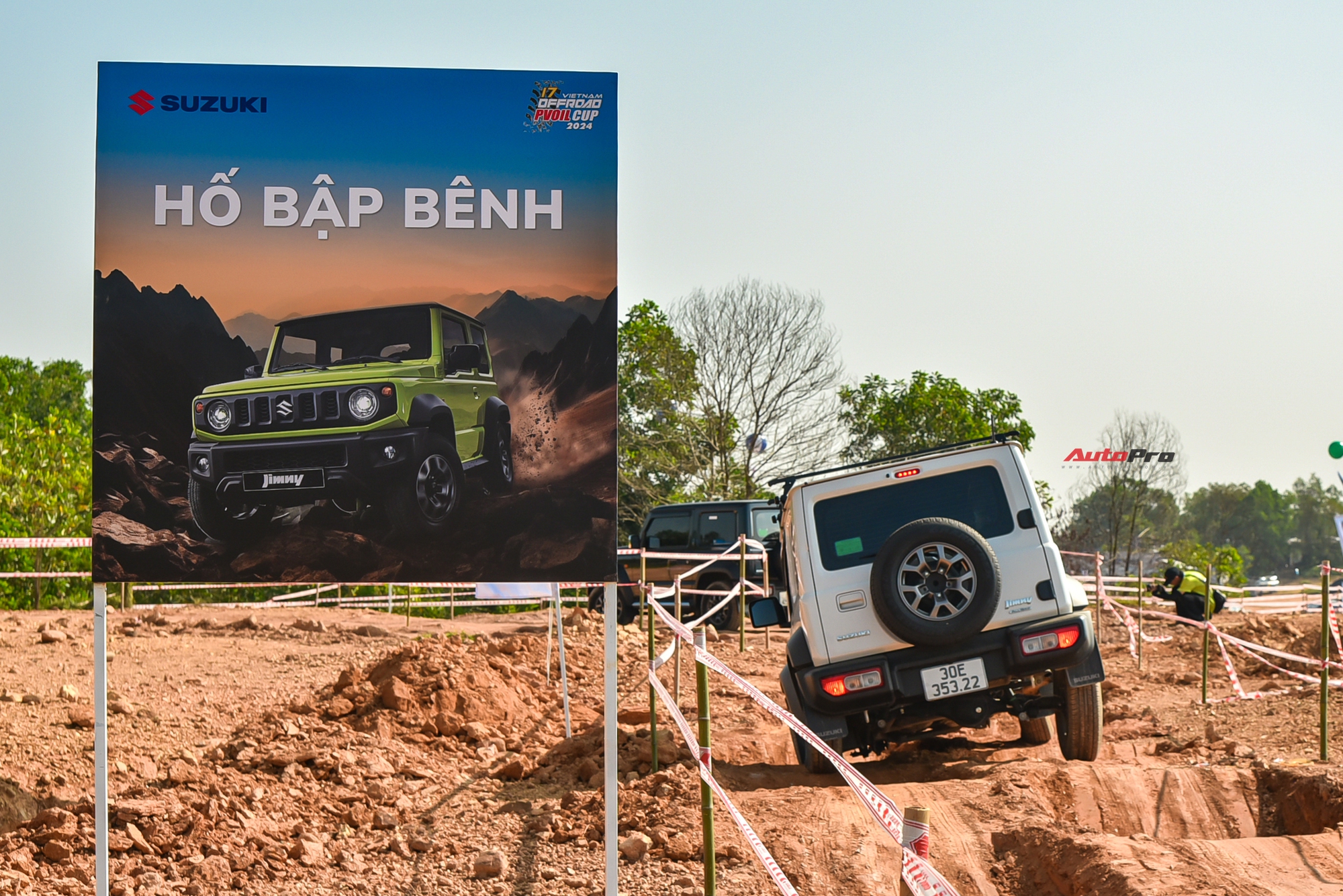 Trải nghiệm nhanh Suzuki Jimny trên đường off-road: Động cơ đủ dùng, hệ thống treo phải đặt đúng cung đường mới biết là 'ngon'- Ảnh 12.