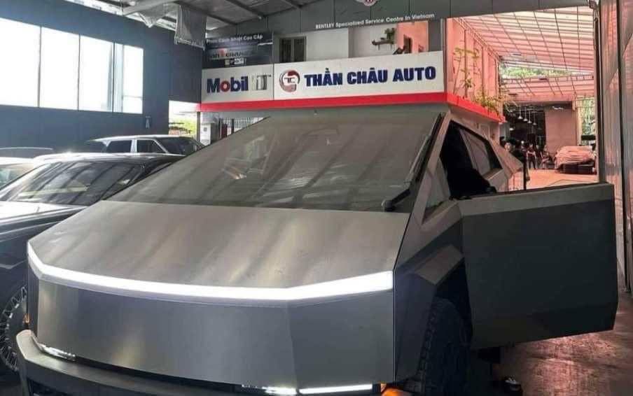 Gây sốt tại Việt Nam, Tesla Cybertruck lên xe cứu hộ, có chi tiết cho thấy điểm đến tiếp theo- Ảnh 6.