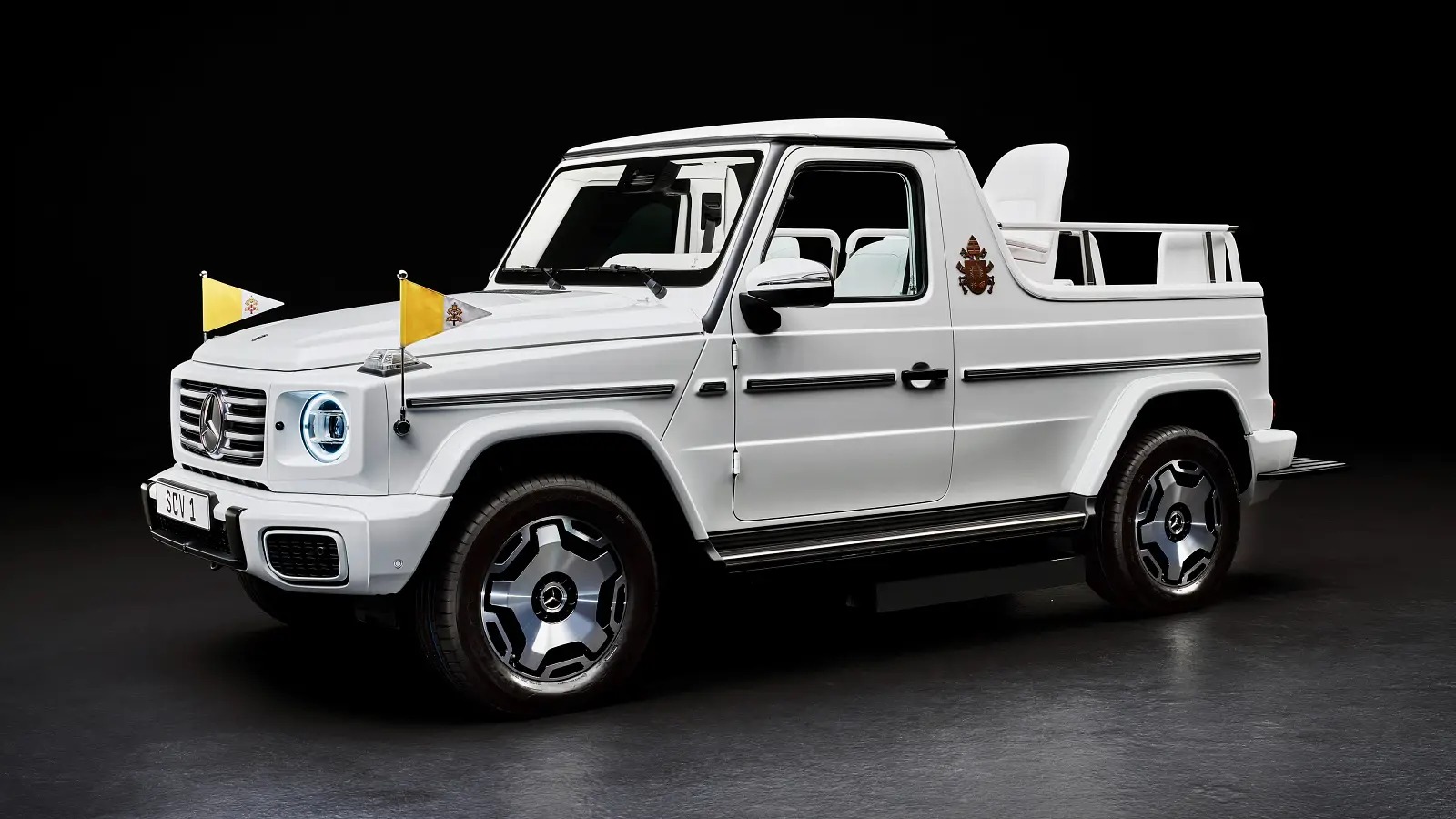 Mercedes-Benz tặng G-Class điện cho Giáo hoàng làm xe di chuyển: Thiết kế lạ mắt, dễ là chiếc Popemobile mạnh nhất lịch sử- Ảnh 3.