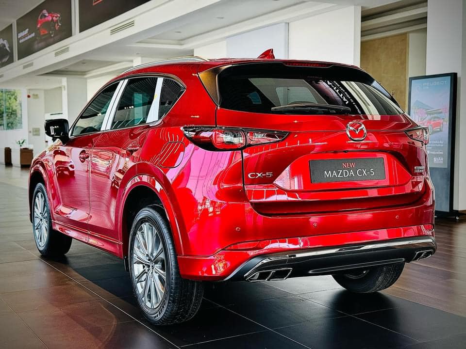 Mazda CX-5 giảm tới 70 triệu tại đại lý, bản giữa SUV C nay còn thấp hơn Toyota Corolla Cross tiêu chuẩn- Ảnh 4.