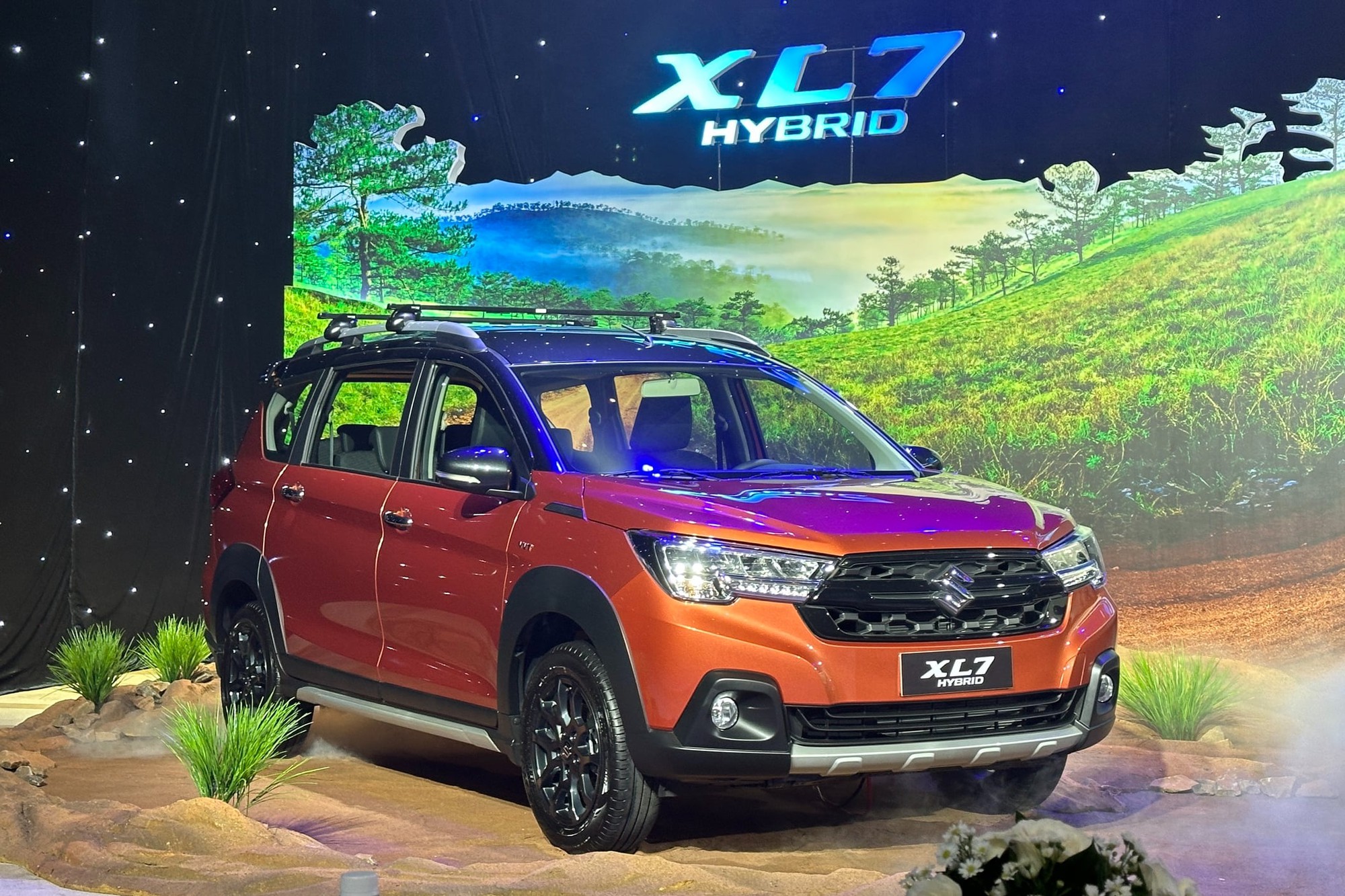 7 xe hybrid ra mắt Việt Nam 2024: 'Ăn xăng như ngửi' chỉ 1,4 lít/100km, nhiều nhất cũng chỉ 7,7 lít/100km- Ảnh 1.