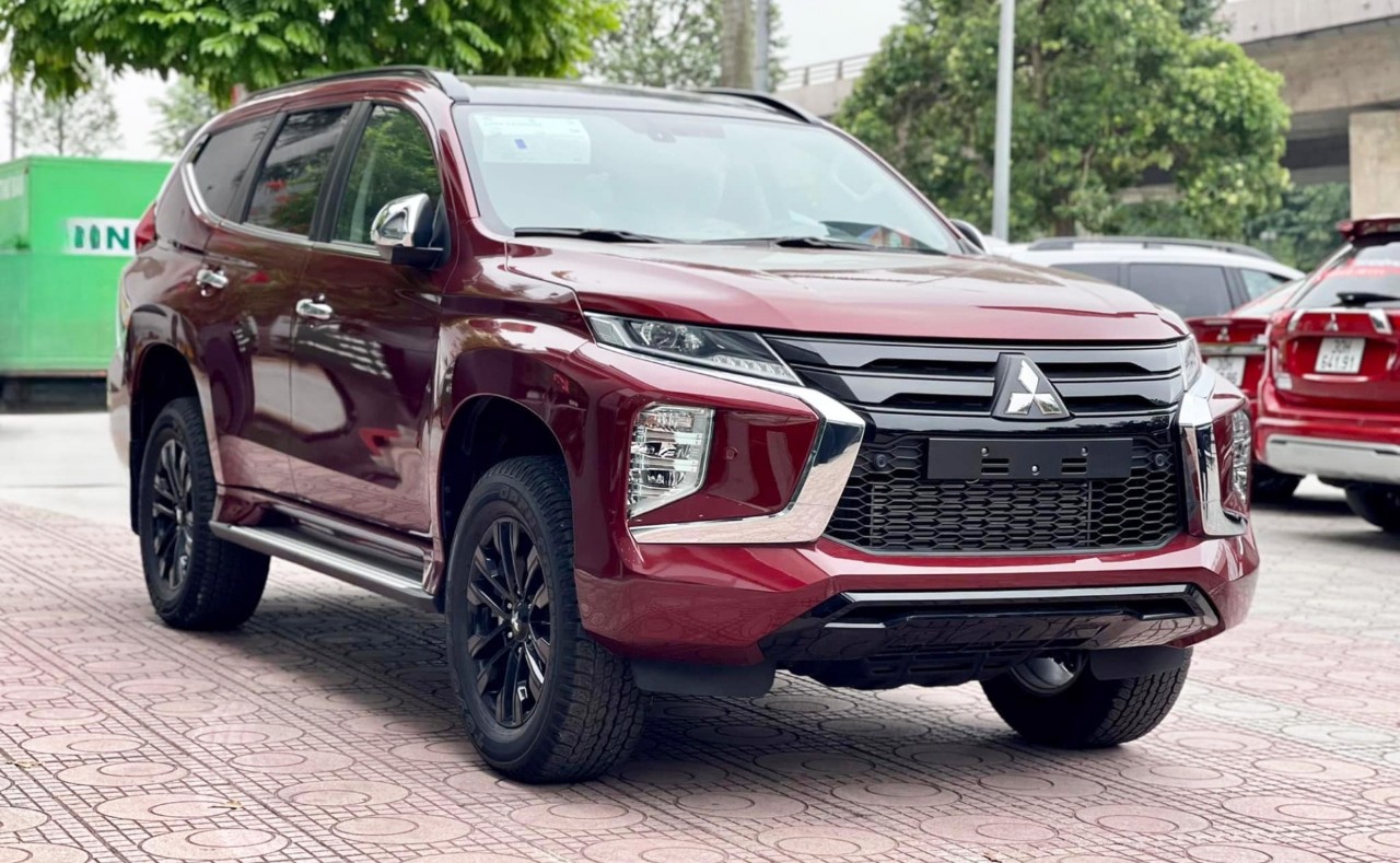 Loạt xe đại hạ giá năm 2024: Pajero Sport lớn nhất đến 300 triệu, có mẫu 'miệt mài giảm' 12 tháng vẫn chưa hết hàng tồn- Ảnh 8.