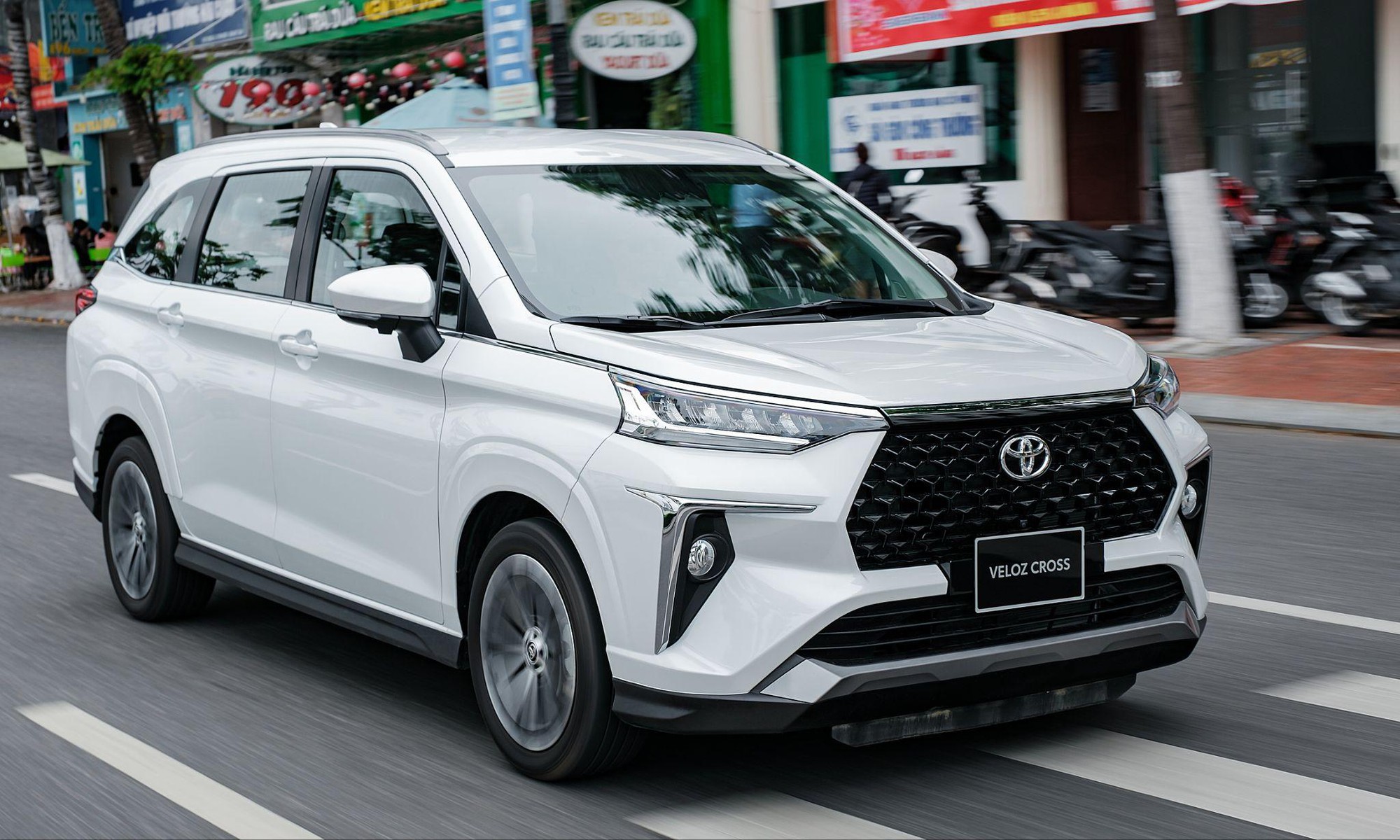 Toyota Veloz Cross và Avanza Premio - ‘Á vương’ cho cả gia đình và dịch vụ- Ảnh 3.