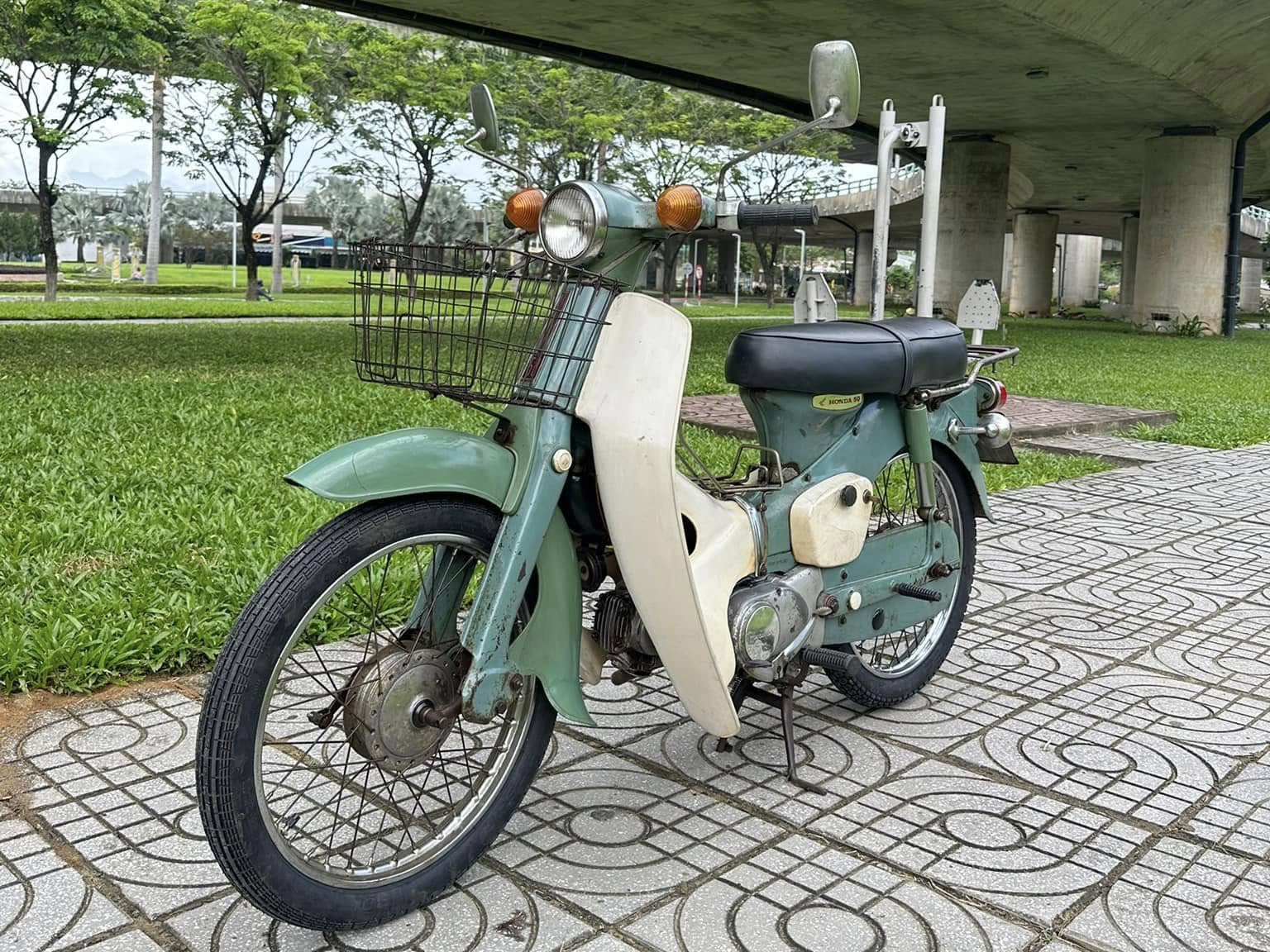Chốt Honda Cub từng của Trịnh Công Sơn giá 250 triệu trong 10 phút, chủ xe chia sẻ: ‘Không biết đi xe máy, sẽ đại tu để trưng bày’- Ảnh 7. Chốt Honda Cub từng của Trịnh Công Sơn giá 250 triệu trong 10 phút, chủ xe chia sẻ: ‘Không biết đi xe máy, sẽ đại tu để trưng bày’- Ảnh 7.