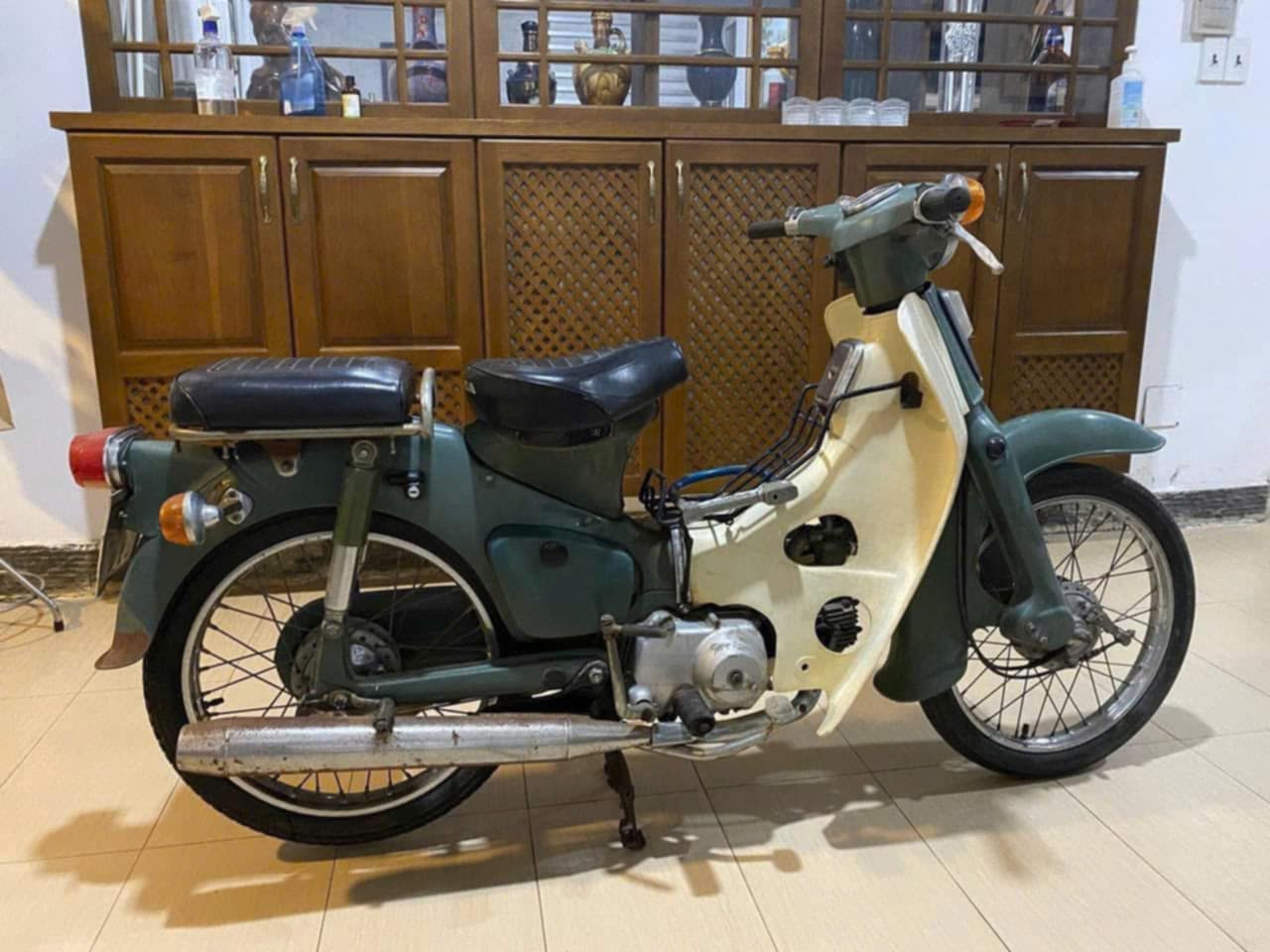Chốt Honda Cub từng của Trịnh Công Sơn giá 250 triệu trong 10 phút, chủ xe chia sẻ: ‘Không biết đi xe máy, sẽ đại tu để trưng bày’- Ảnh 2. Chốt Honda Cub từng của Trịnh Công Sơn giá 250 triệu trong 10 phút, chủ xe chia sẻ: ‘Không biết đi xe máy, sẽ đại tu để trưng bày’- Ảnh 2.